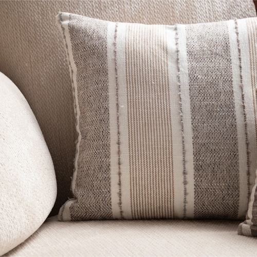  AMY KIRLENT BEJ 45X45