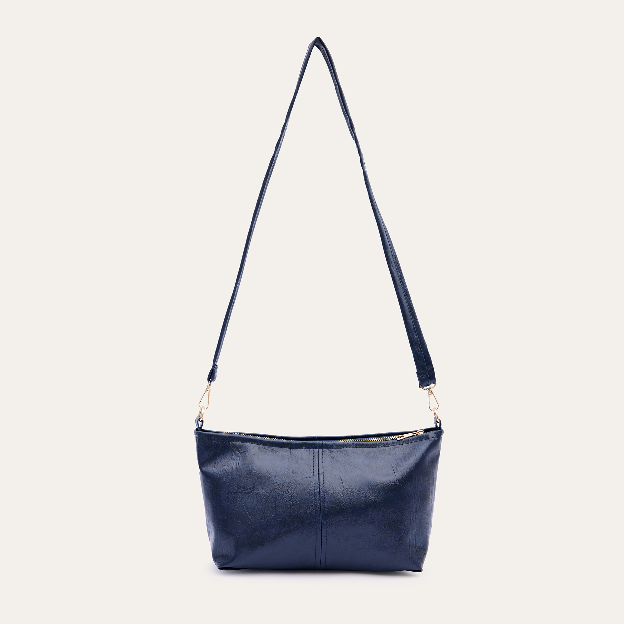 KIRIŞIK DERİ GÖRÜNÜMLÜ OMUZ ÇANTASI