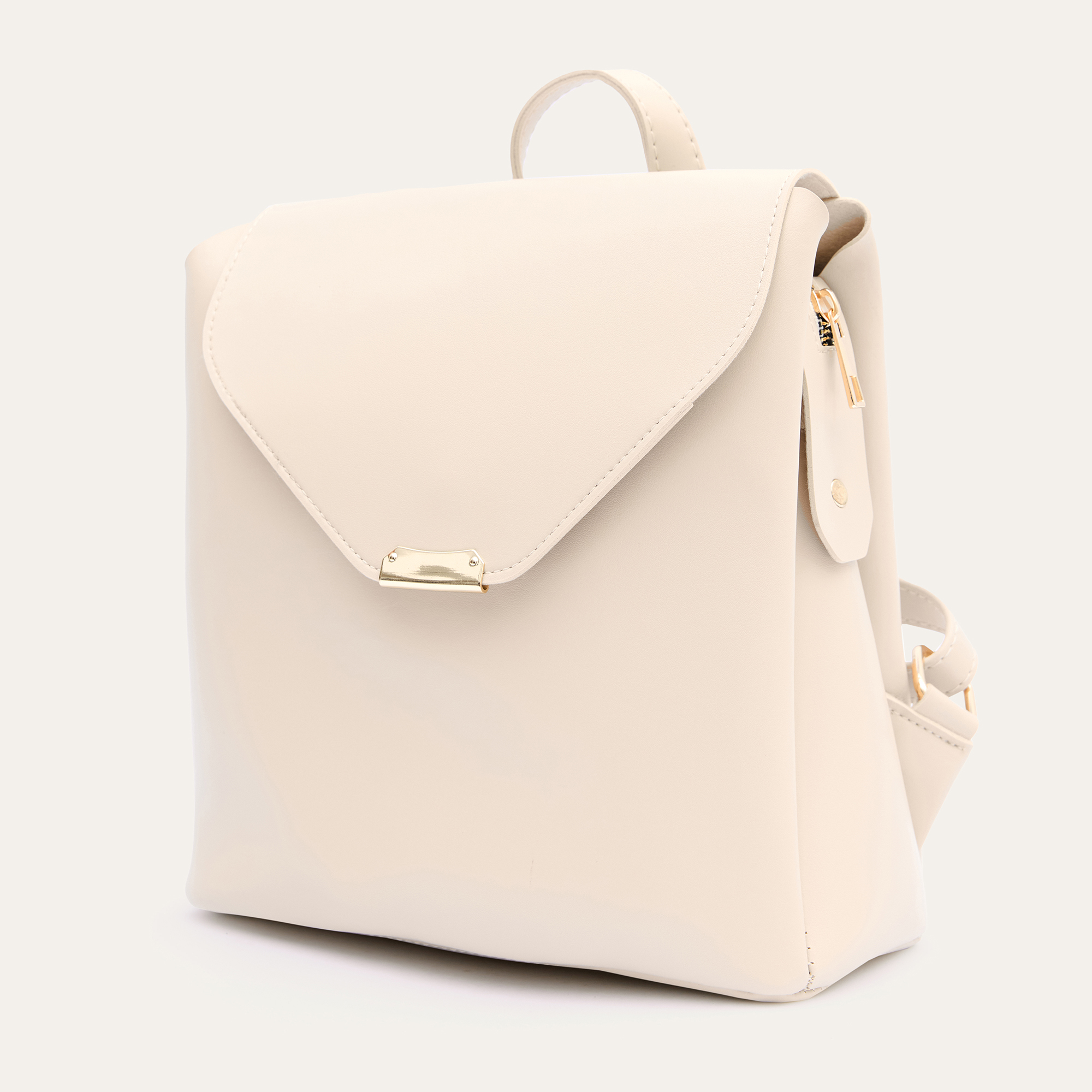 KAPAKLI SIRT ÇANTASI