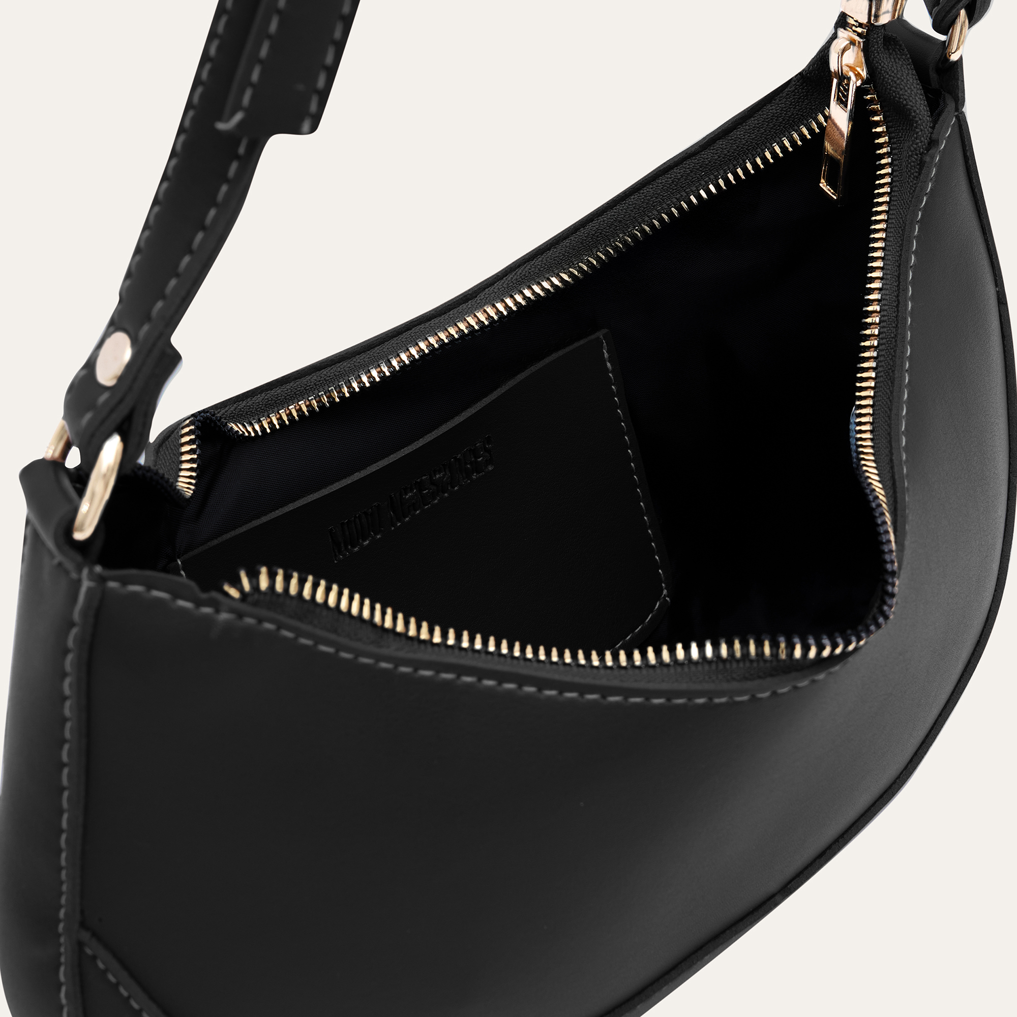 DİKİŞLİ BAGET OMUZ ÇANTASI