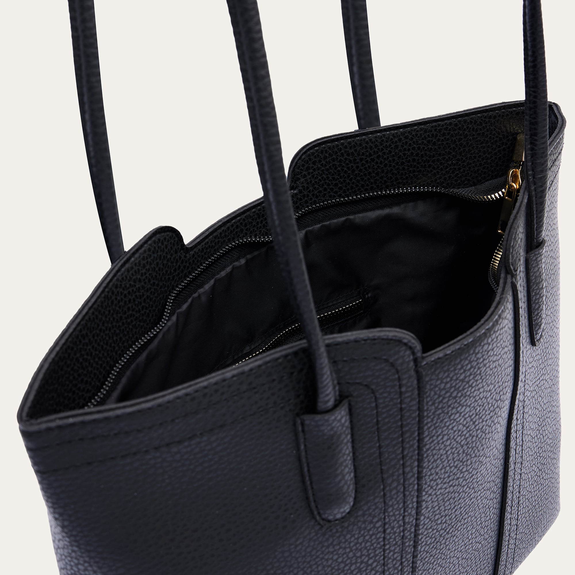 DİKİŞ DETAYLI DERİ GÖRÜNÜMLÜ EL ÇANTASI