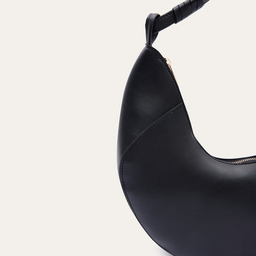  DERİ GÖRÜNÜMLÜ YARIM AY OMUZ ÇANTASI