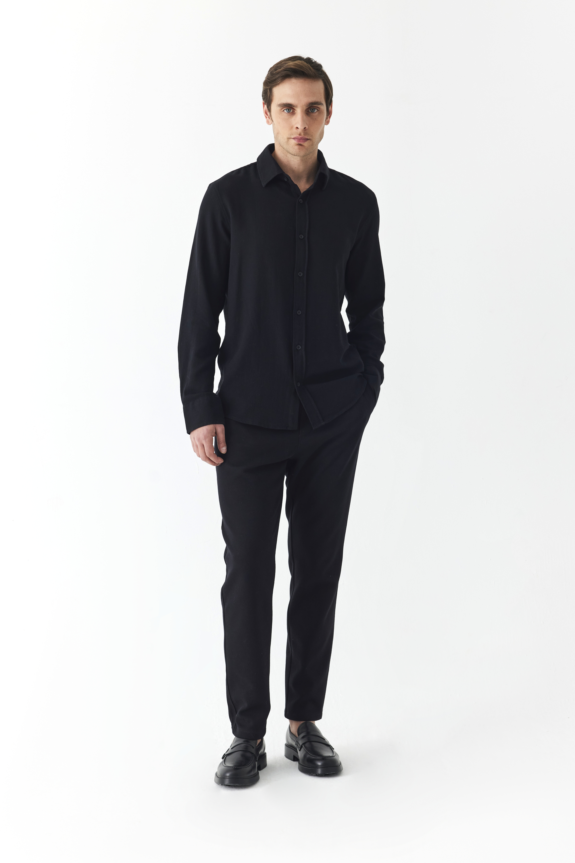 DOKULU REGULAR FIT UZUN KOLLU GÖMLEK