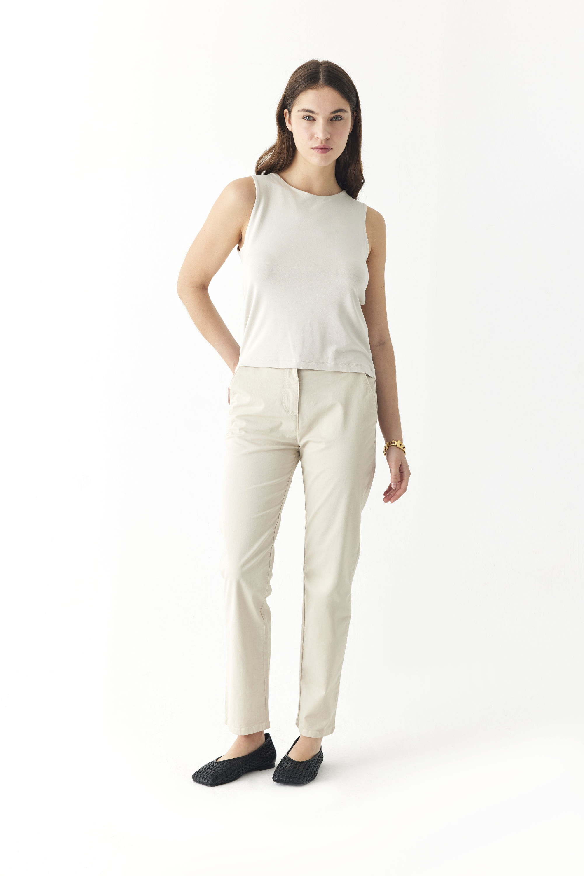 BİSİKLET YAKA KOLSUZ BLUZ