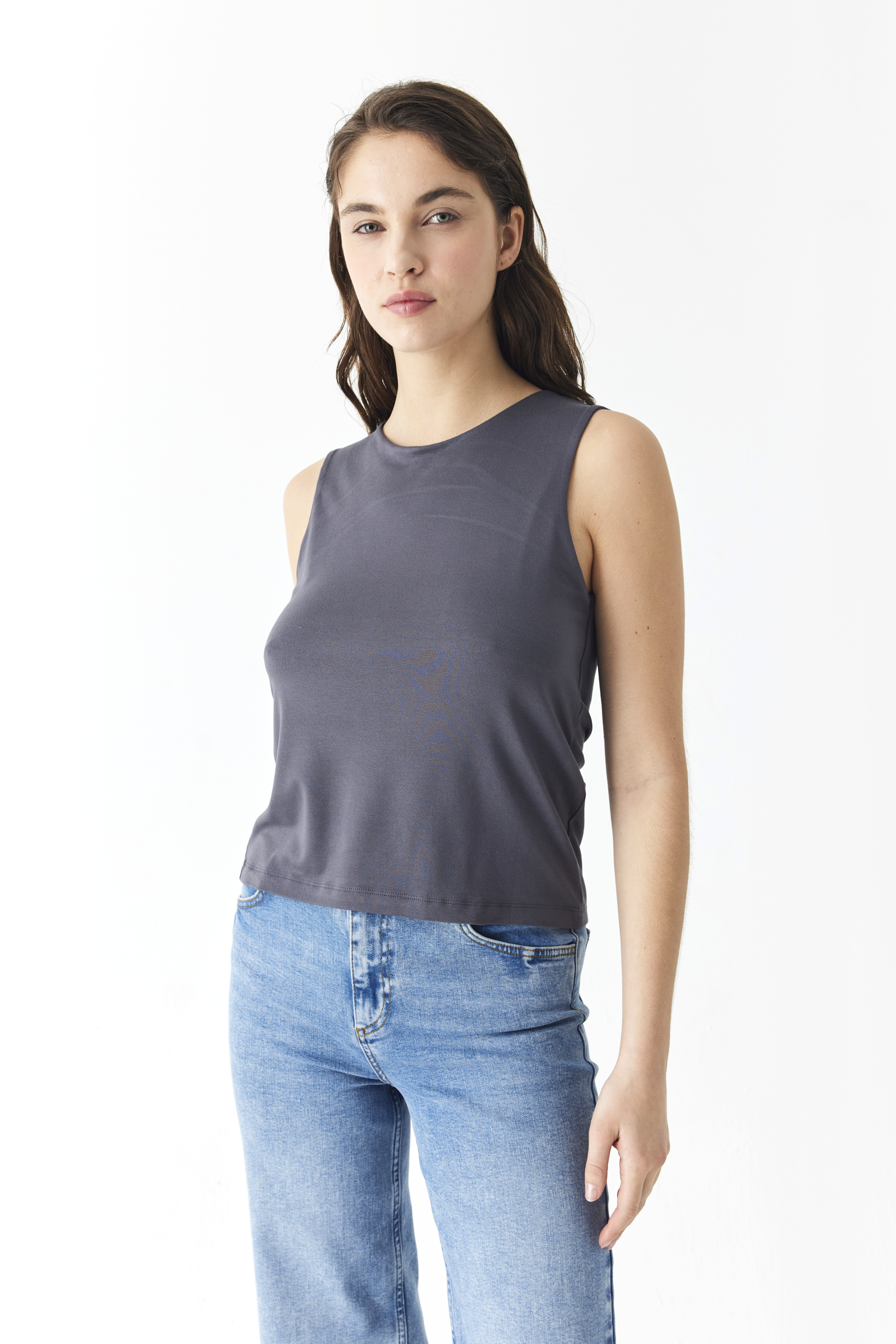 BİSİKLET YAKA KOLSUZ BLUZ