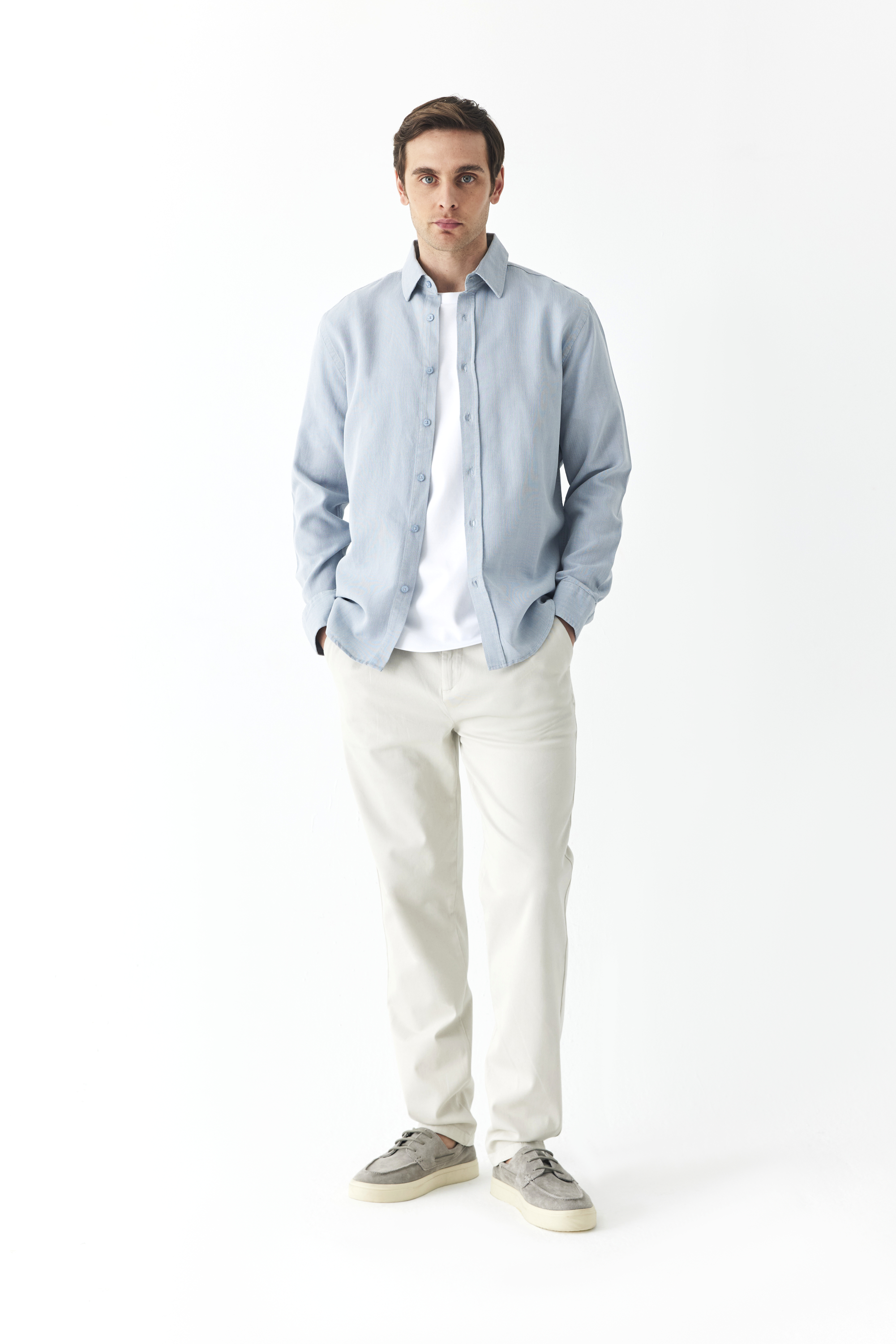 REGULAR FIT DOKULU UZUN KOLLU GÖMLEK