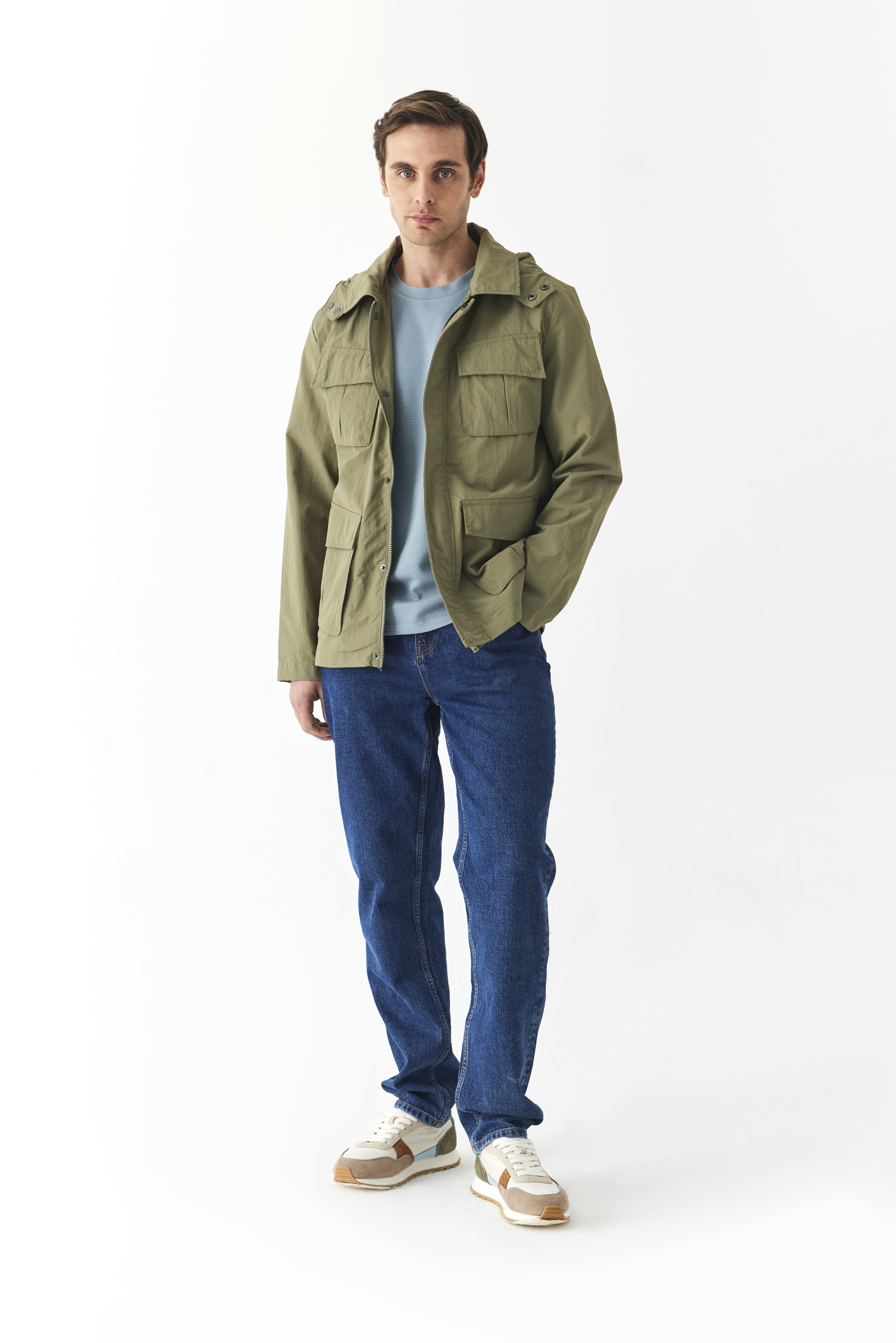 KAPÜŞONLU ÇOK CEPLİ YAĞMURLUK