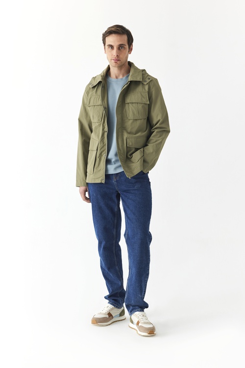  KAPÜŞONLU ÇOK CEPLİ YAĞMURLUK