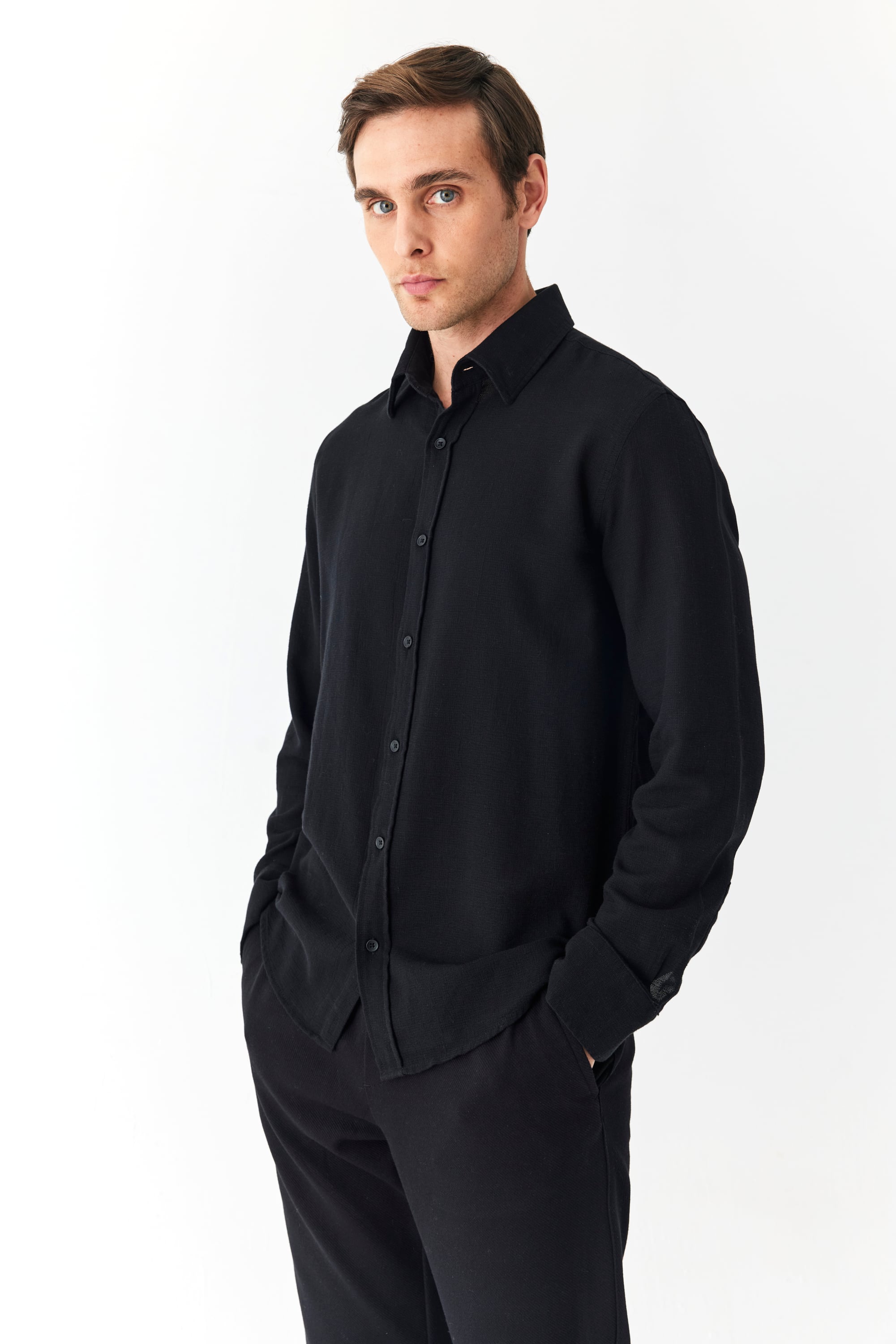 DOKULU REGULAR FIT UZUN KOLLU GÖMLEK