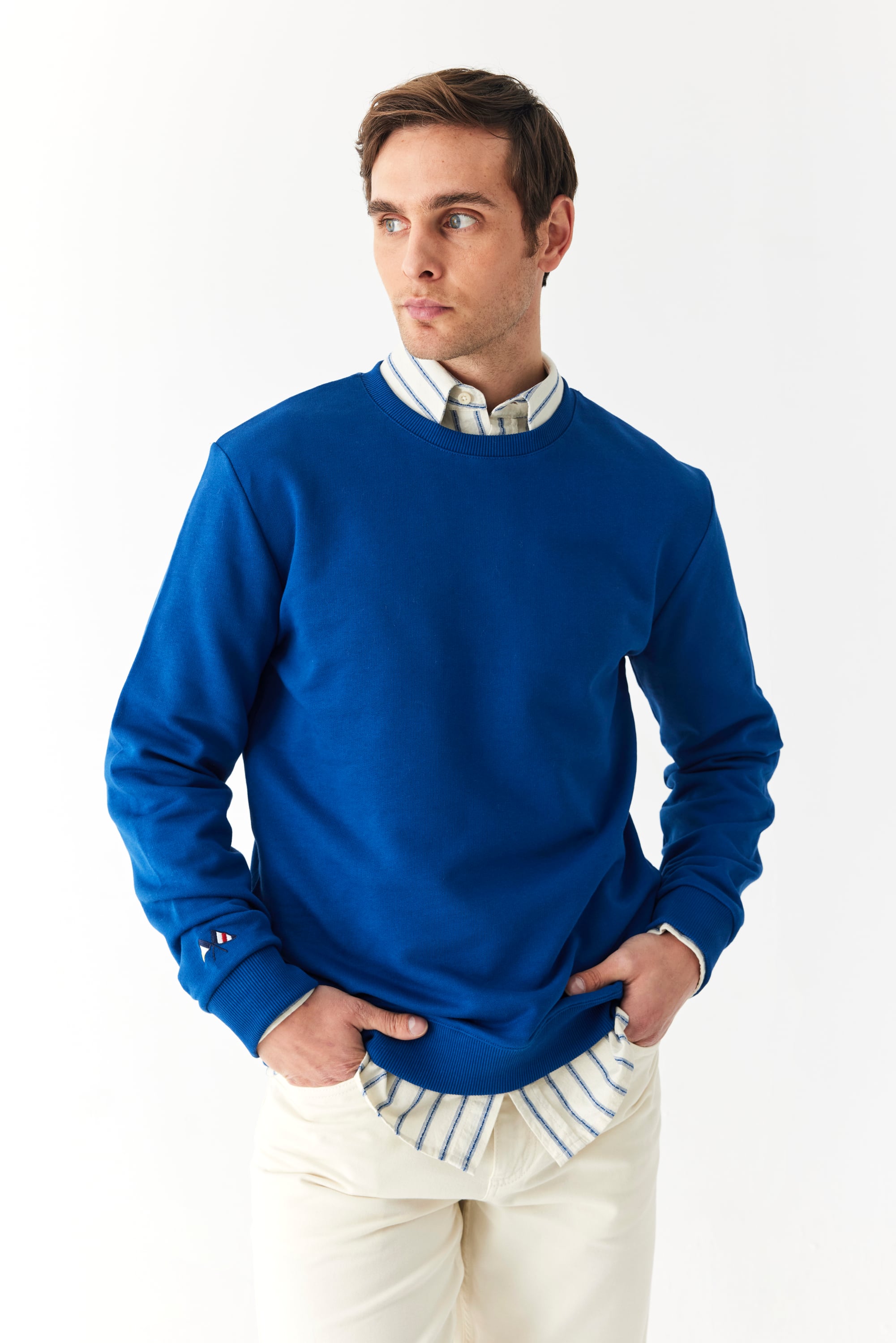 BİLEĞİ NAKIŞLI BİSİKLET YAKA SWEATSHIRT