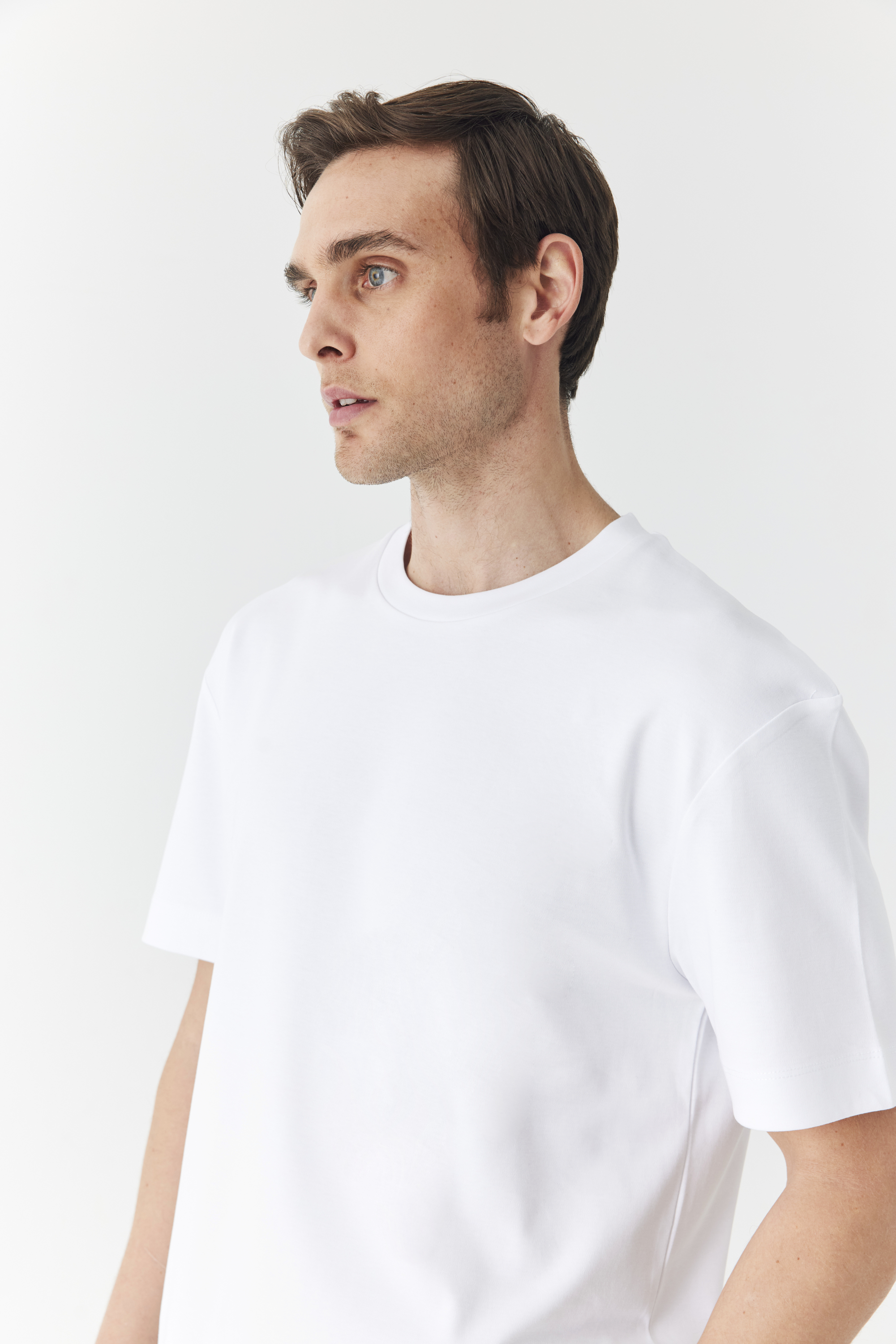 COMFORT FIT BİSİKLET YAKA KISA KOLLU T-SHIRT