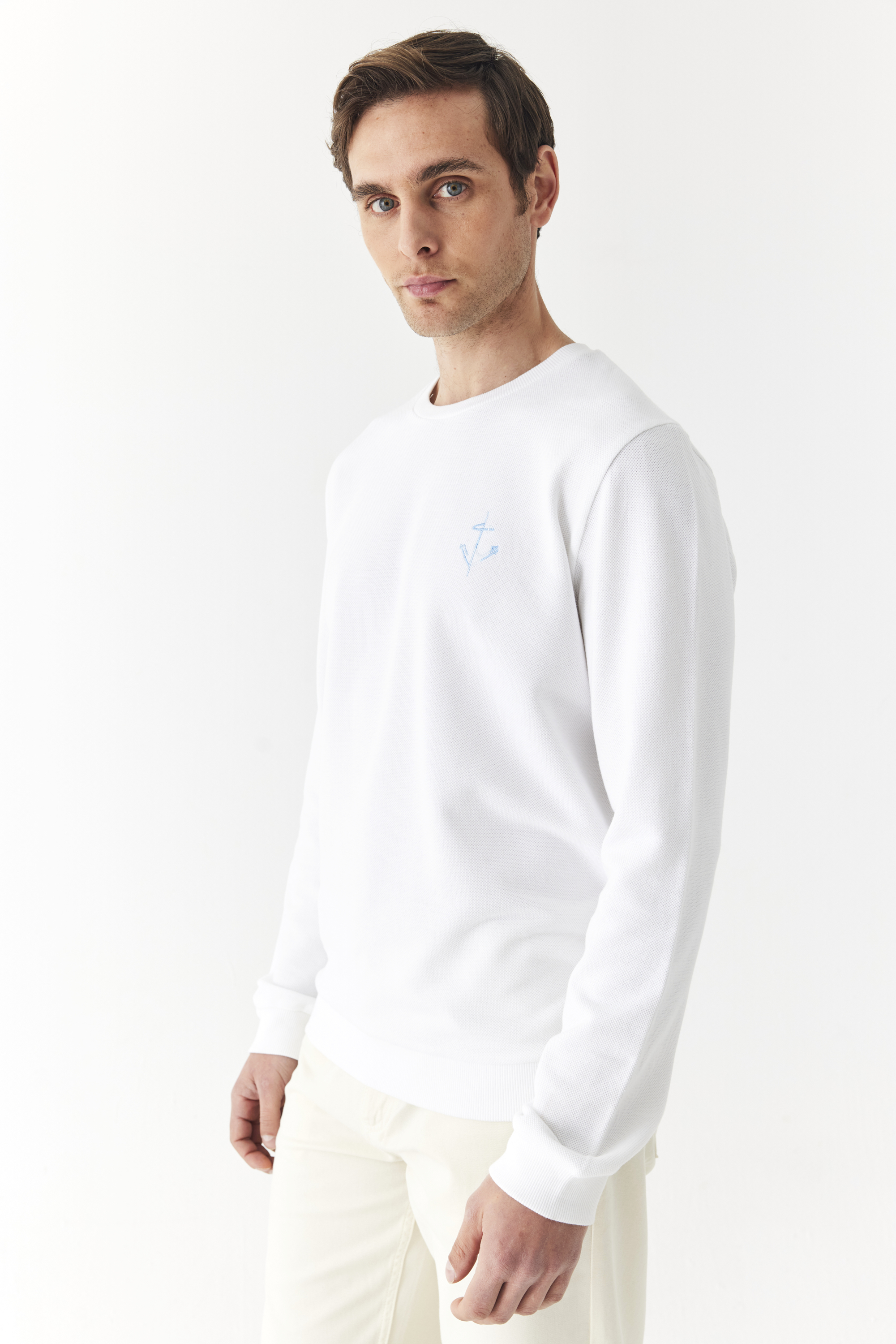 BİSİKLET YAKA NAKIŞLI SWEATSHIRT