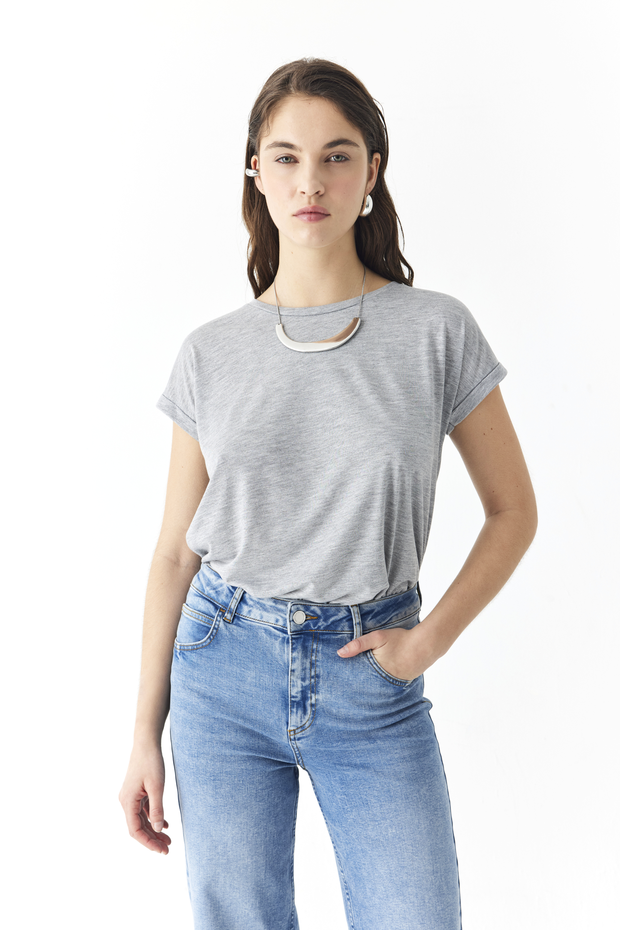 BİSİKLET YAKA DÜŞÜK KOL T-SHIRT