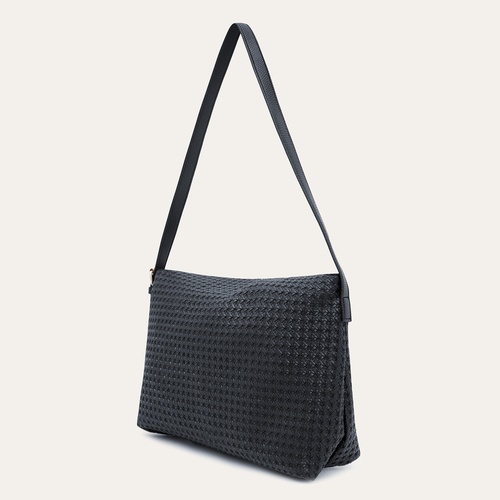  ÖRGÜ DOKULU OMUZ ÇANTASI