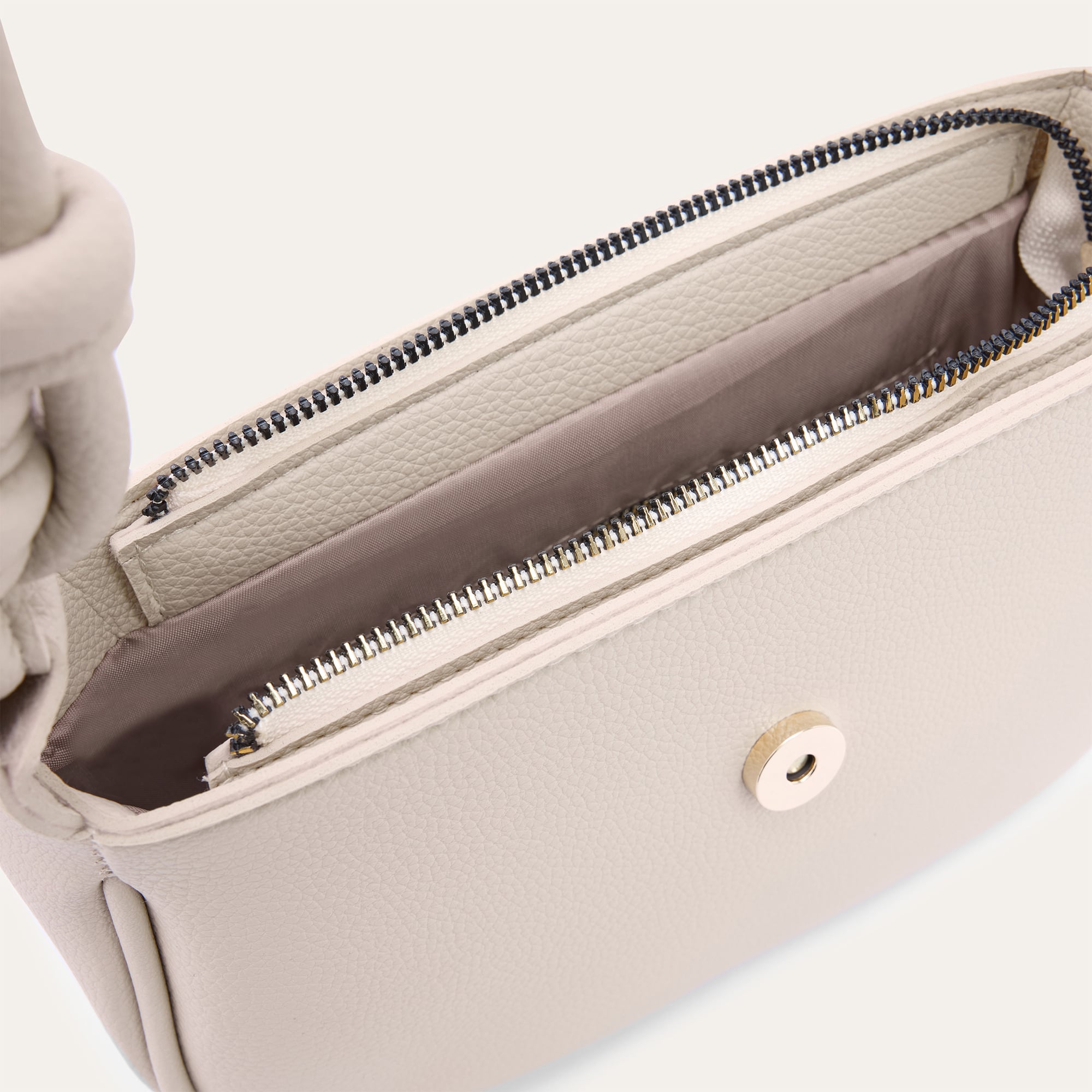 ASKI DETAYLI OMUZ ÇANTASI