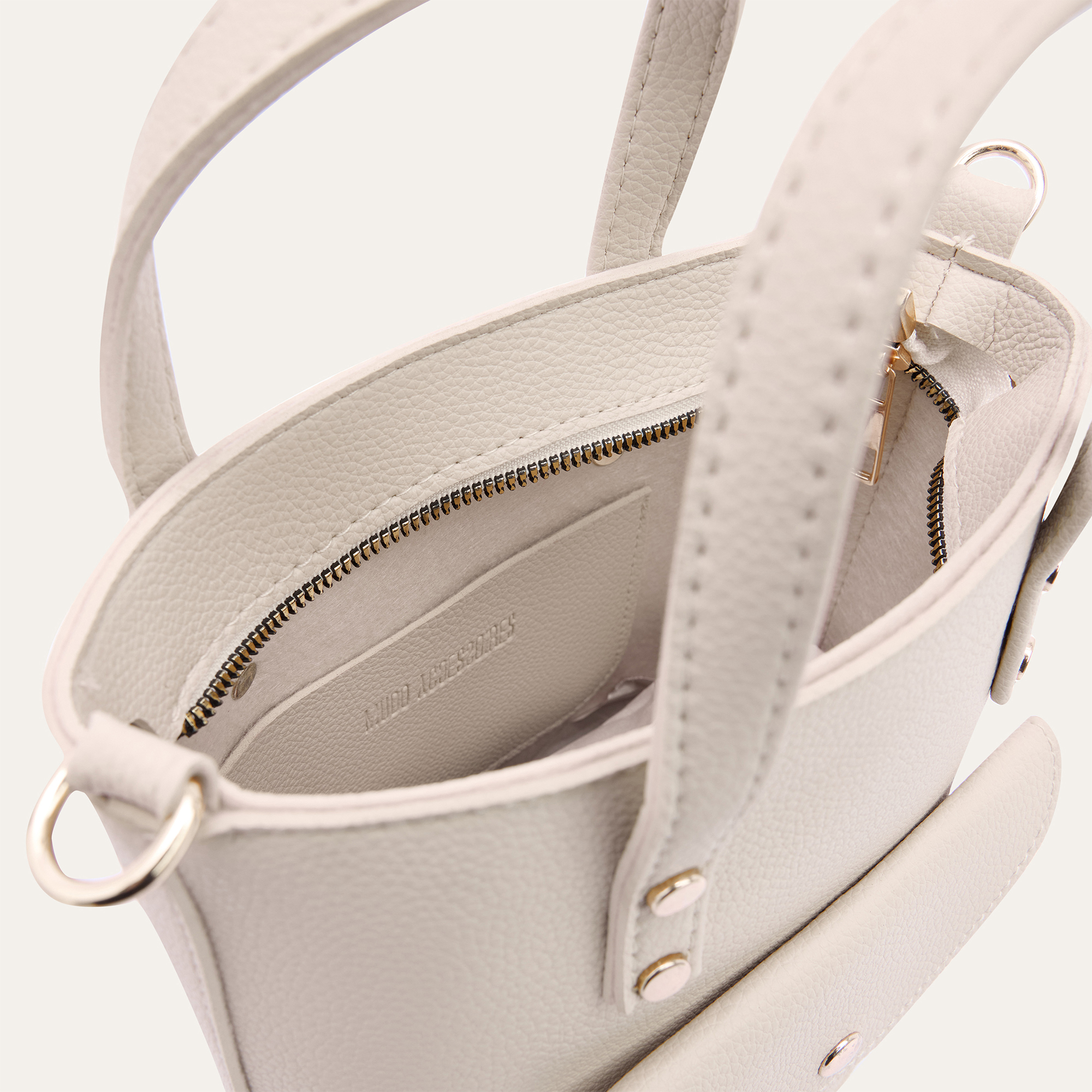 DERİ GÖRÜNÜMLÜ ASKI DETAYLI EL ÇANTASI