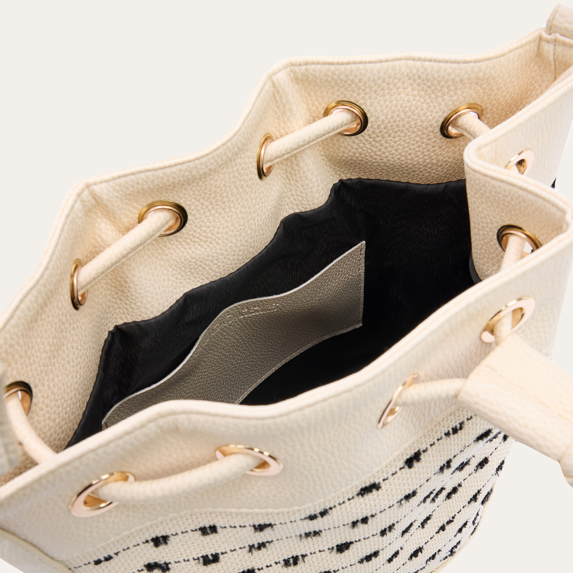 DESENLİ BUCKET OMUZ ÇANTASI