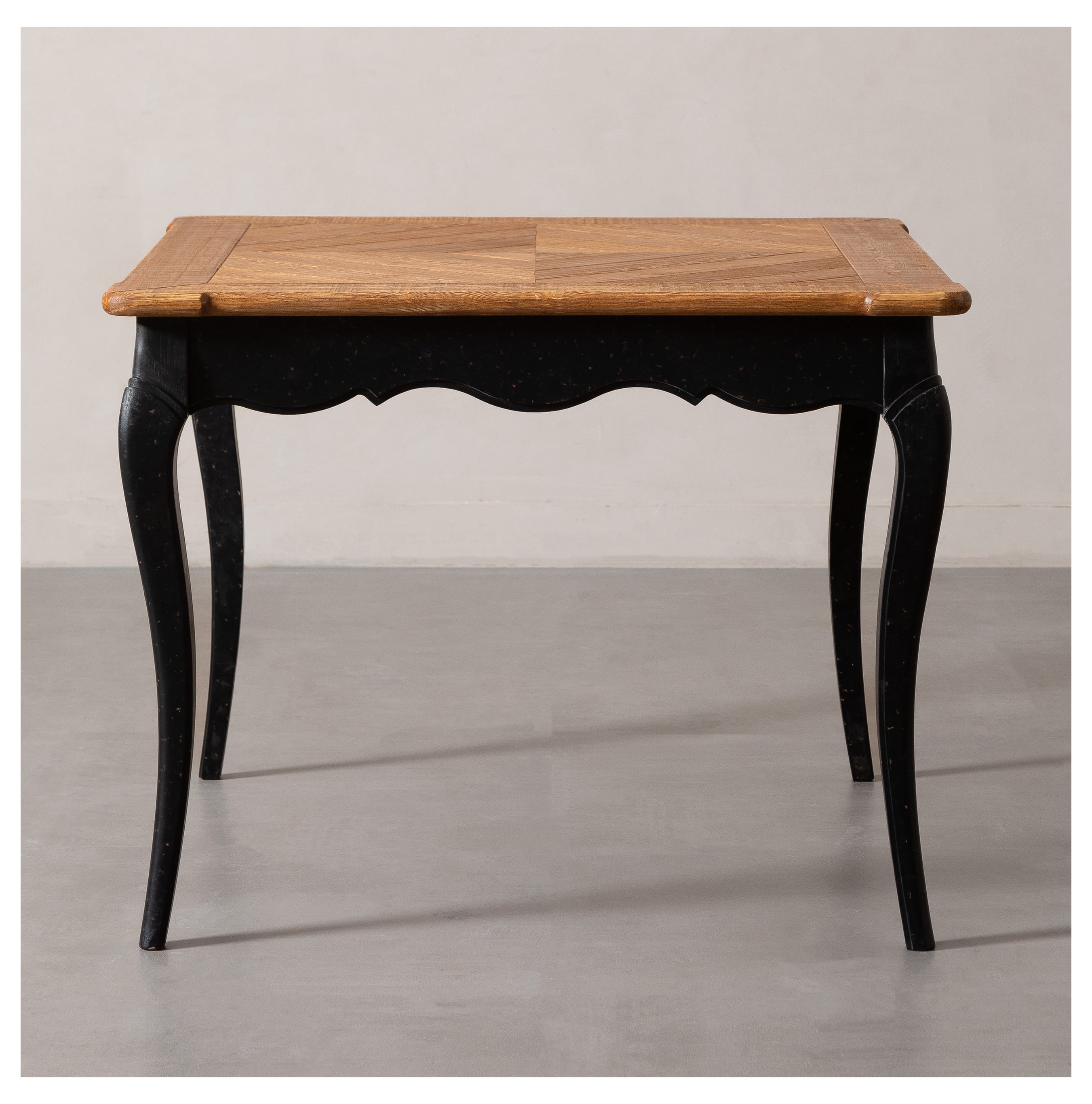 FRENCH KARE ESKİTME AHŞAP YEMEK MASASI