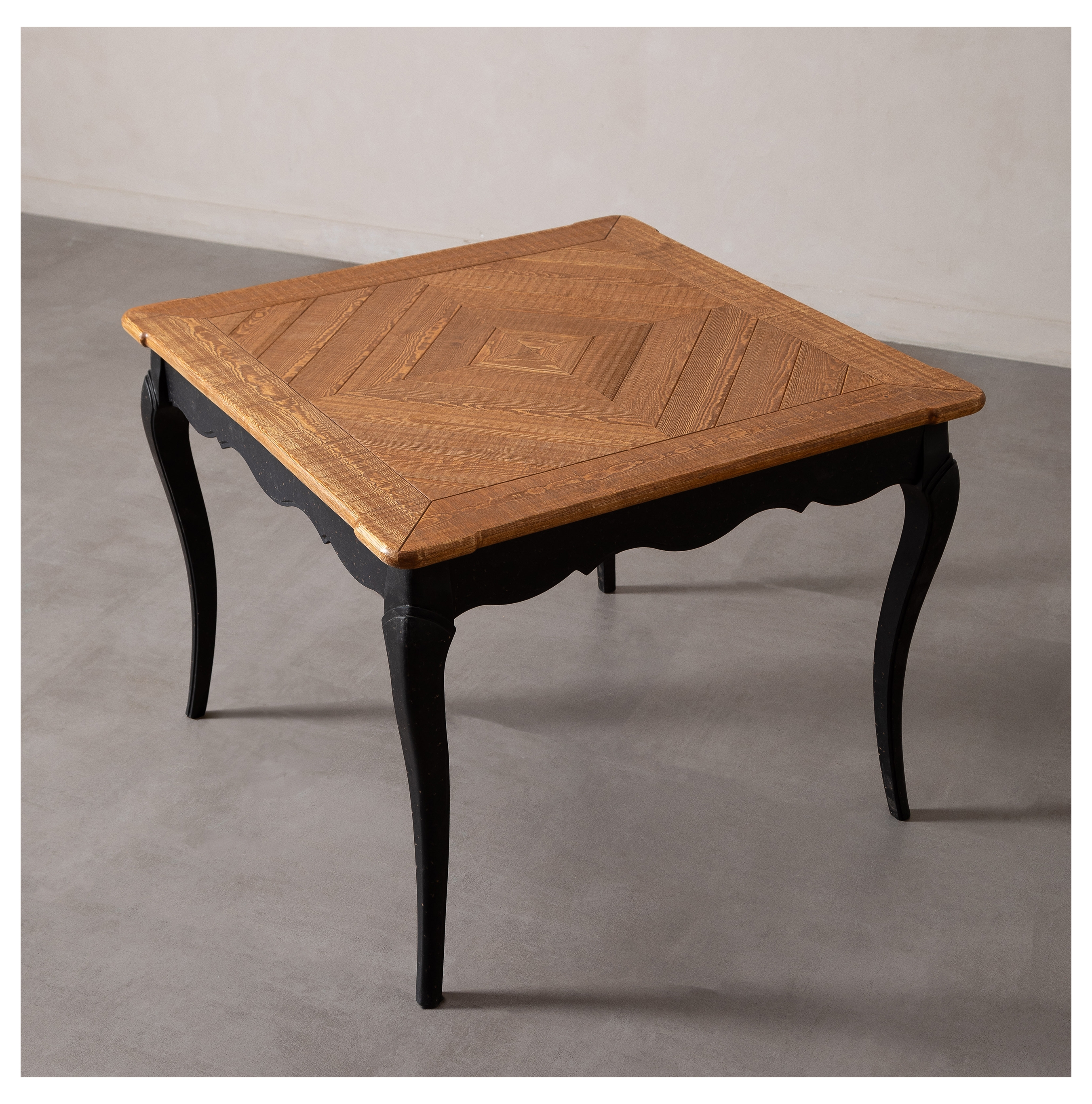 FRENCH KARE ESKİTME AHŞAP YEMEK MASASI