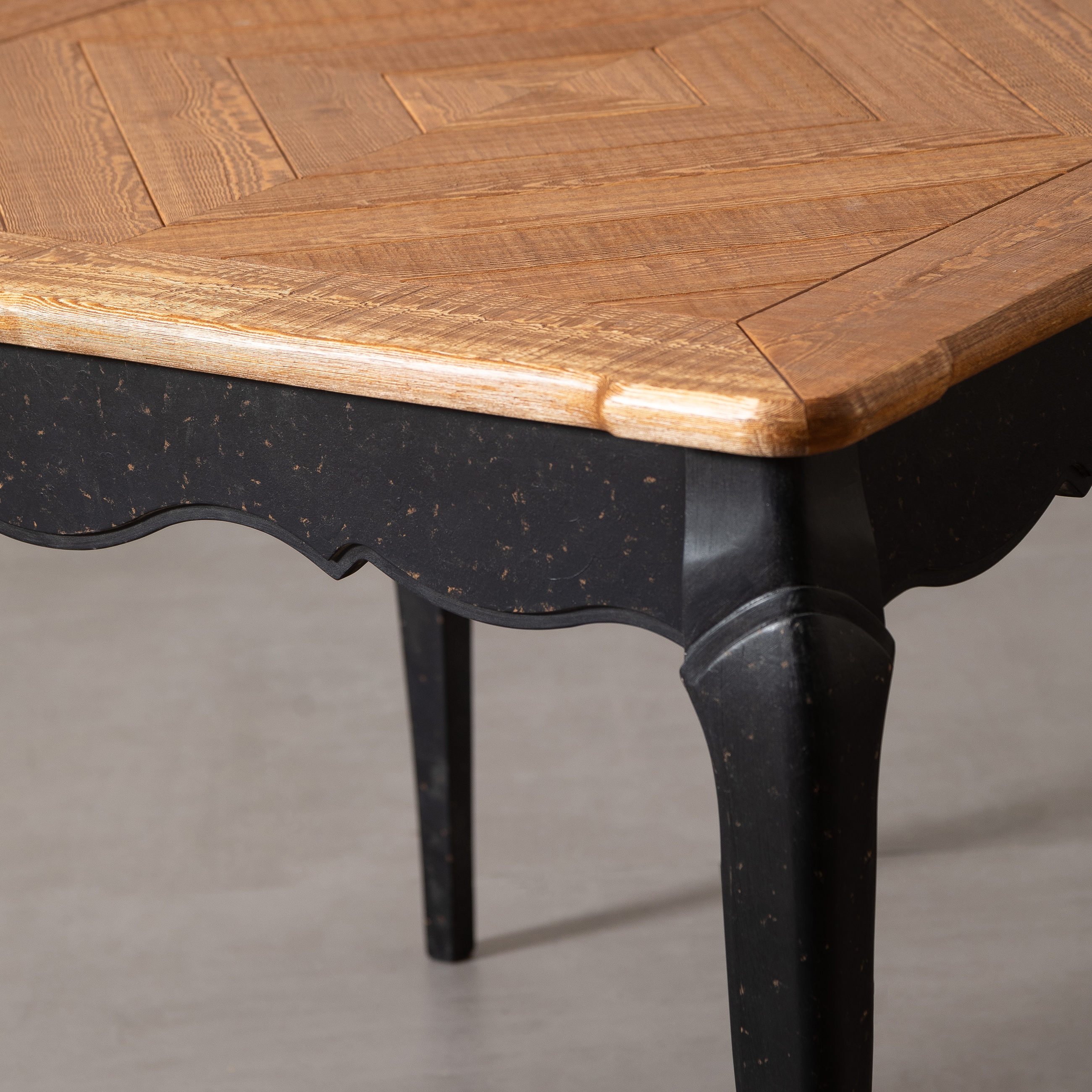 FRENCH KARE ESKİTME AHŞAP YEMEK MASASI