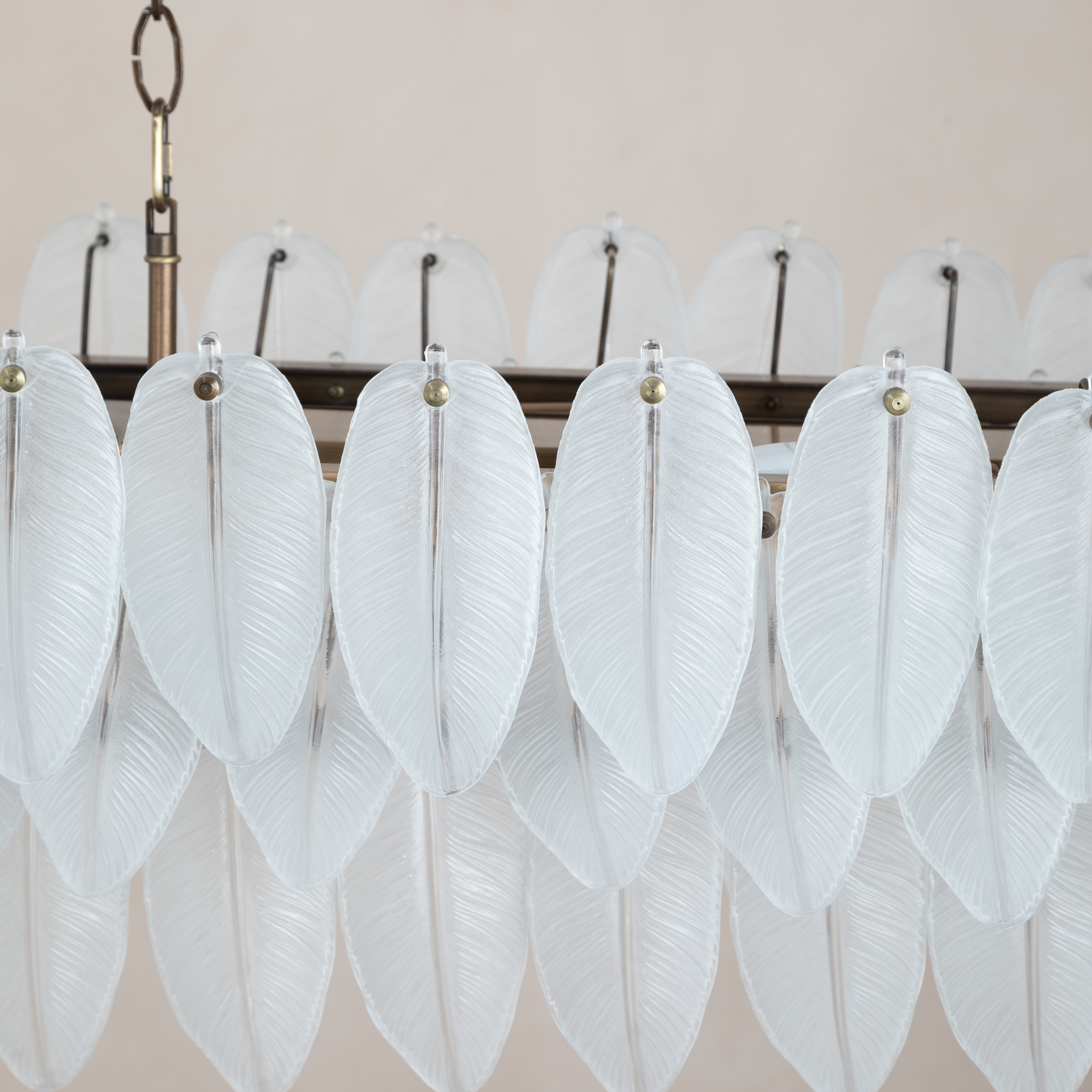 FEAT M.ÜSTÜ AVİZE