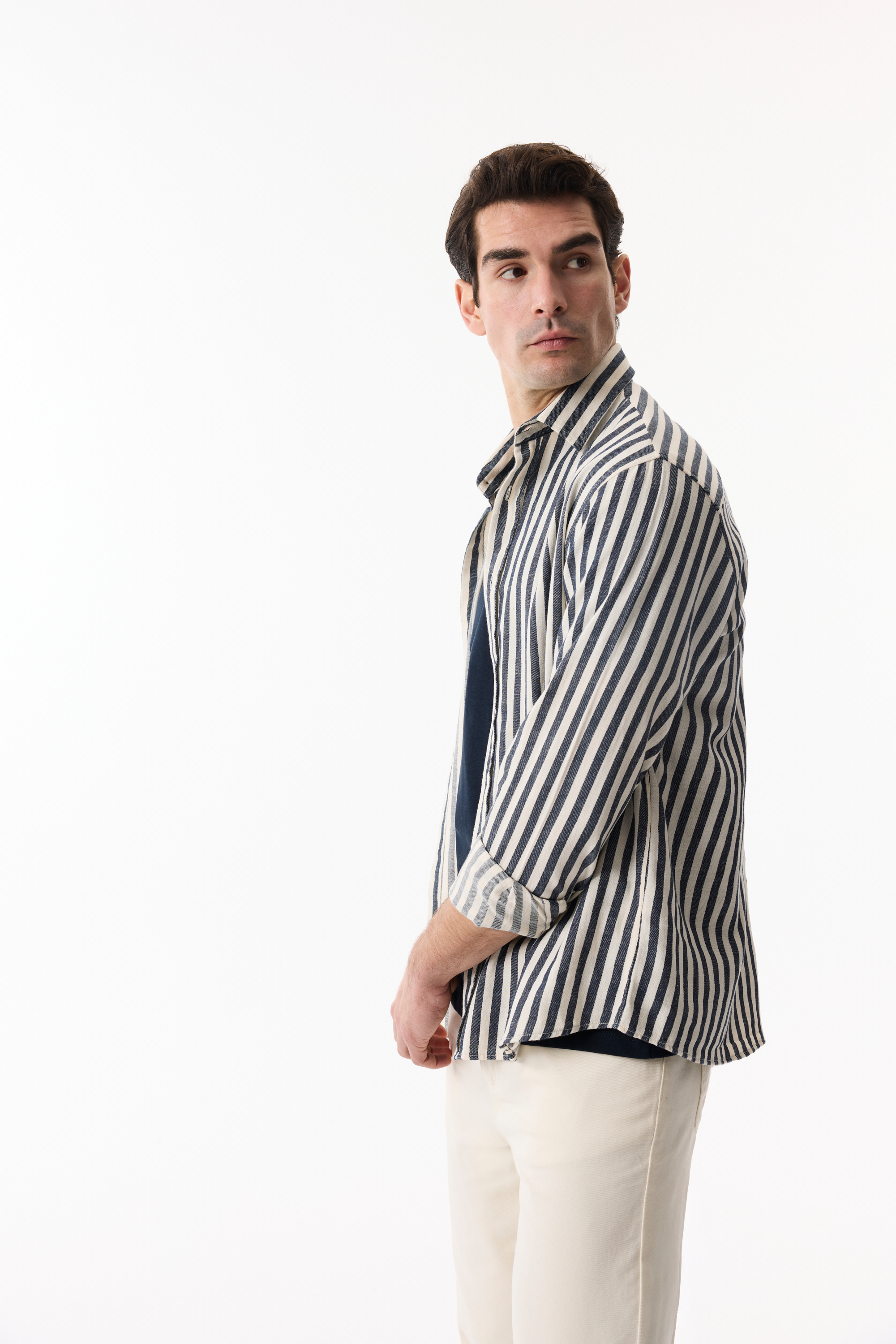 REGULAR FIT ÇİZGİLİ UZUN KOLLU GÖMLEK