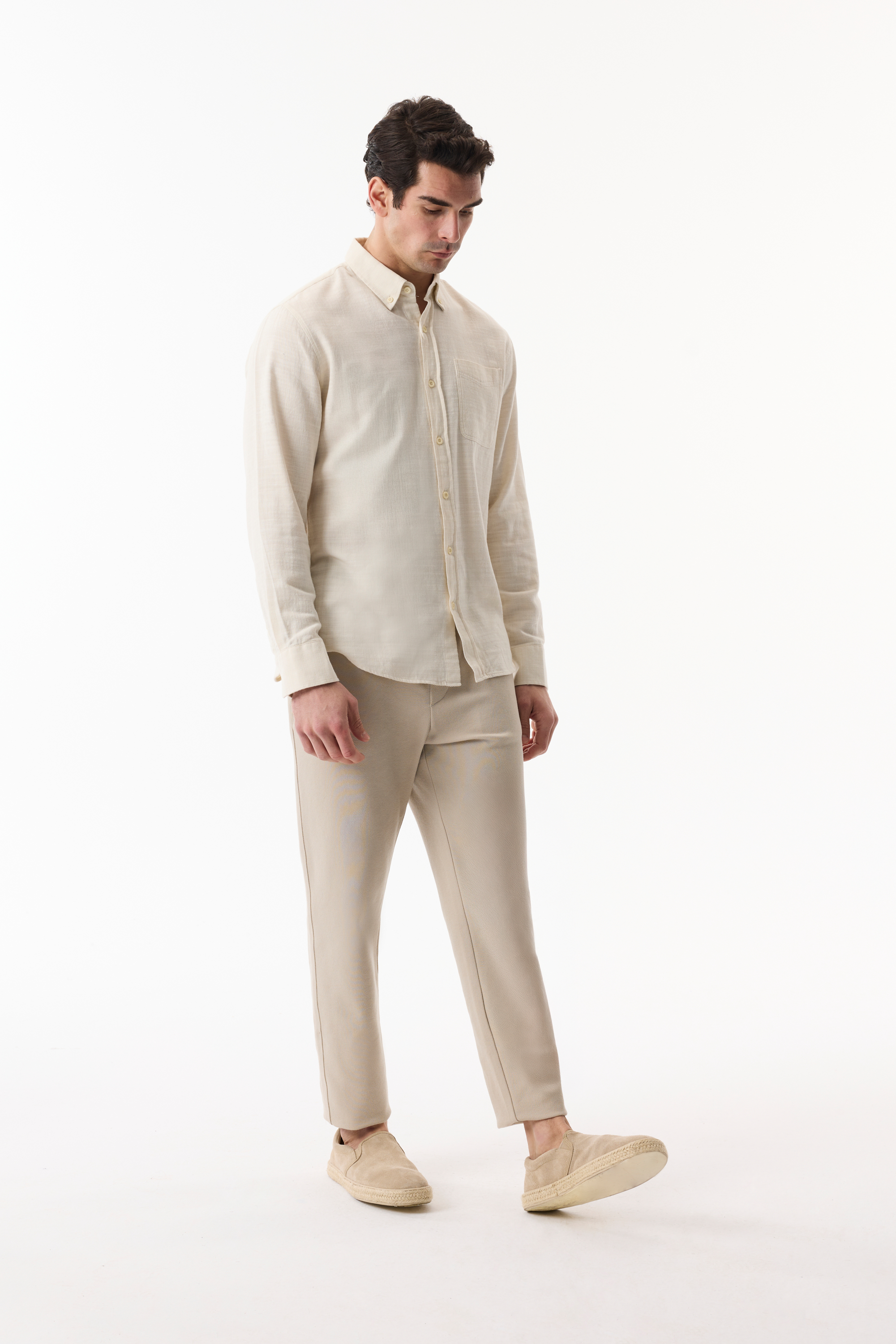 REGULAR FIT DÜĞMELİ YAKA UZUN KOLLU GÖMLEK