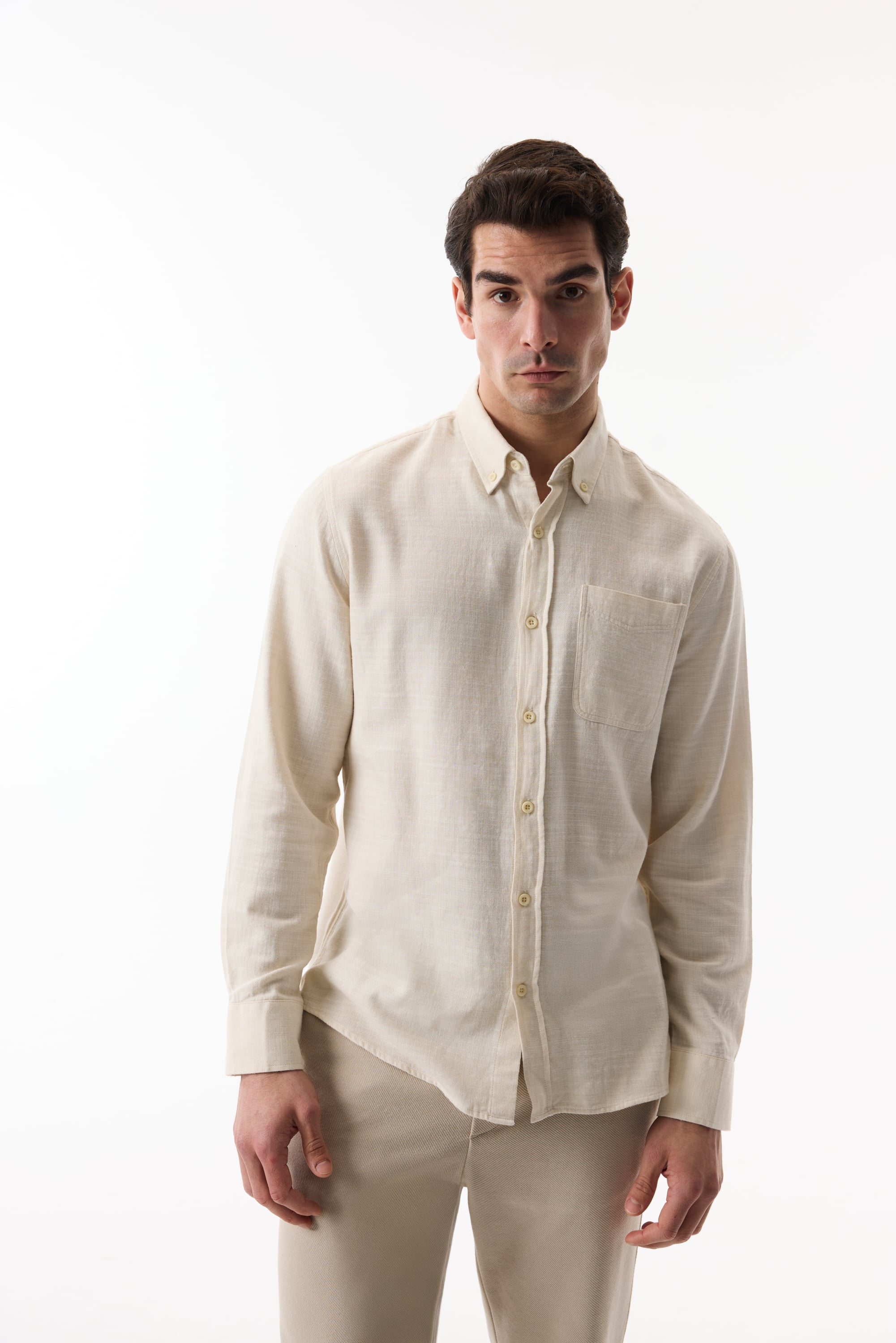 REGULAR FIT DÜĞMELİ YAKA UZUN KOLLU GÖMLEK