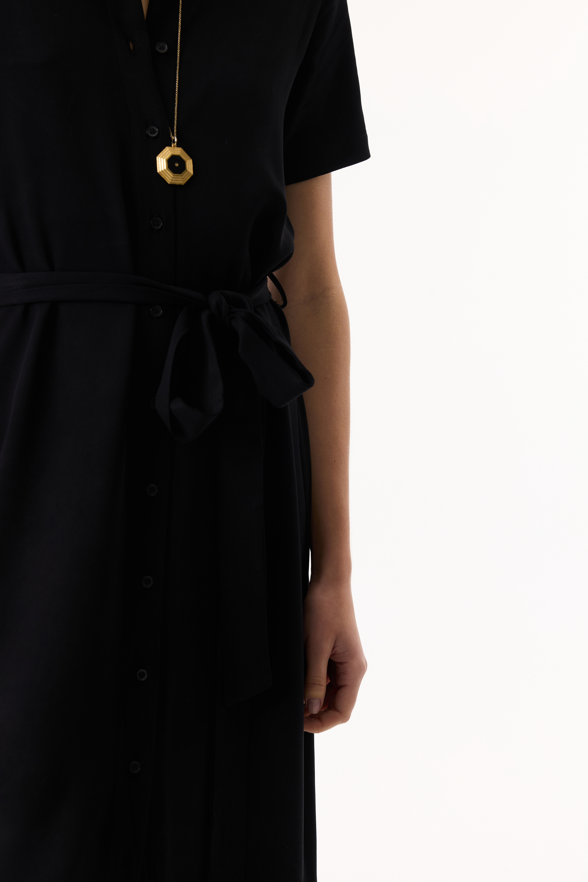 UZUN GÖMLEK YAKA KLOŞ ELBİSE