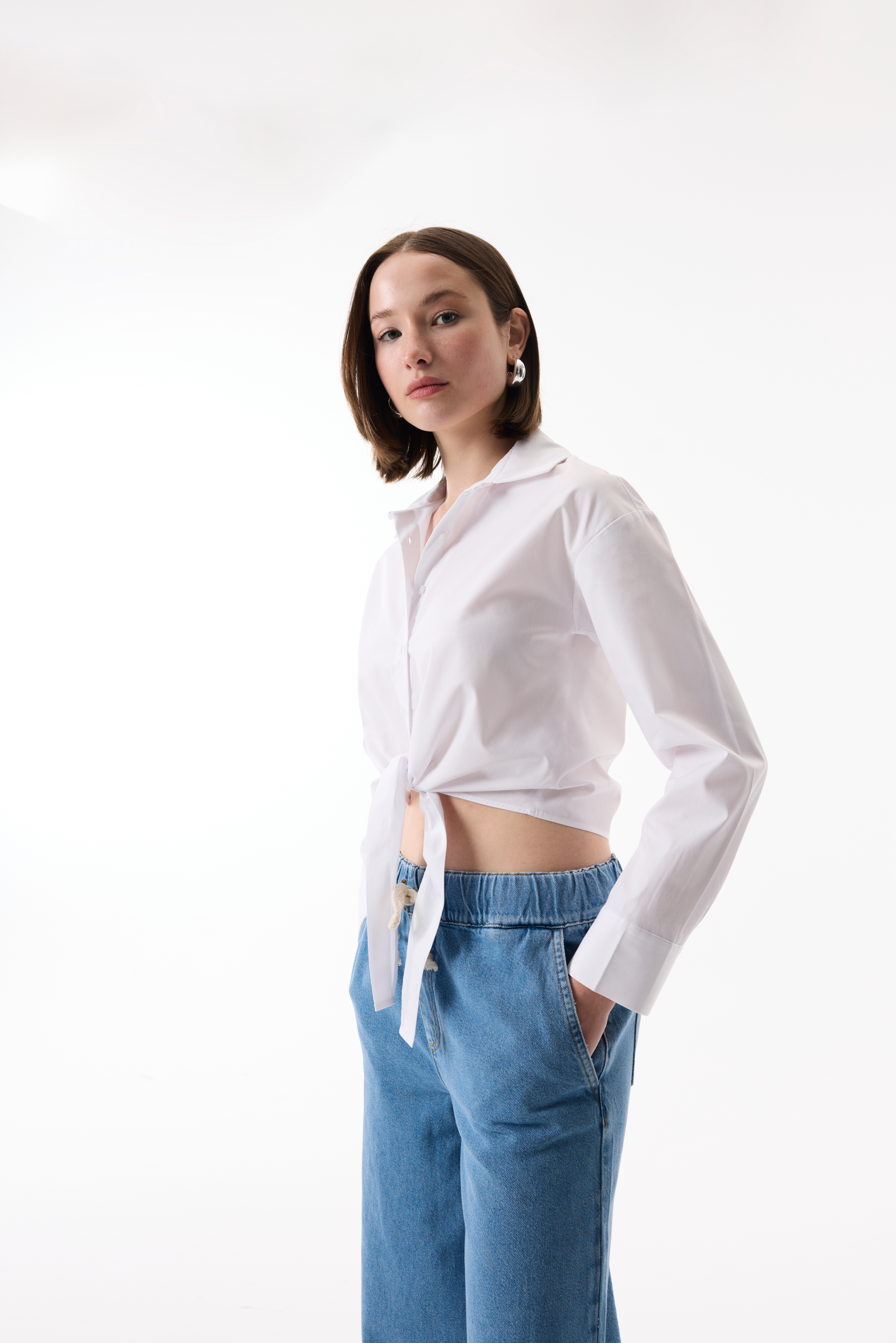 UZUN KOLLU GÖMLEK GÖRÜNÜMLÜ BAĞLAMALI BLUZ