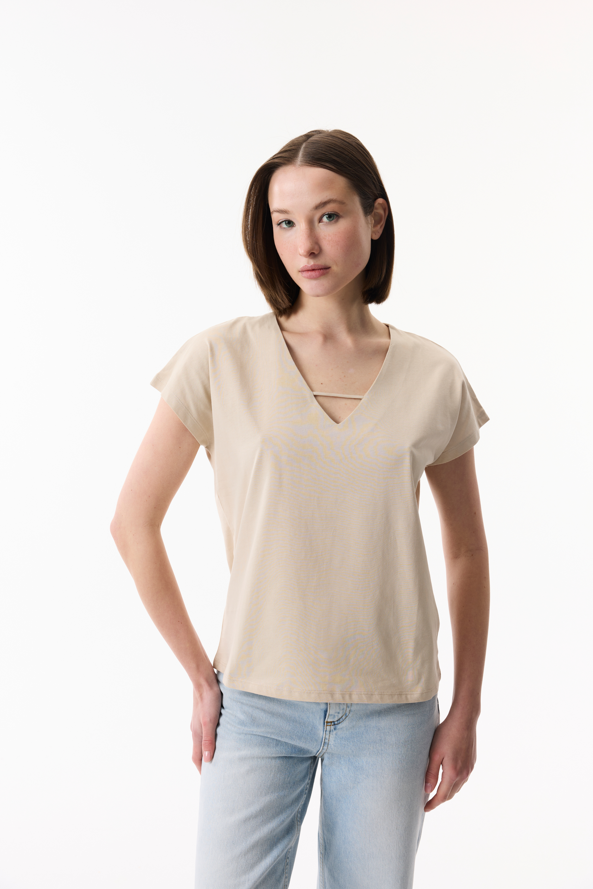 V YAKA LOOSE FIT KISA KOLLU T-SHIRT