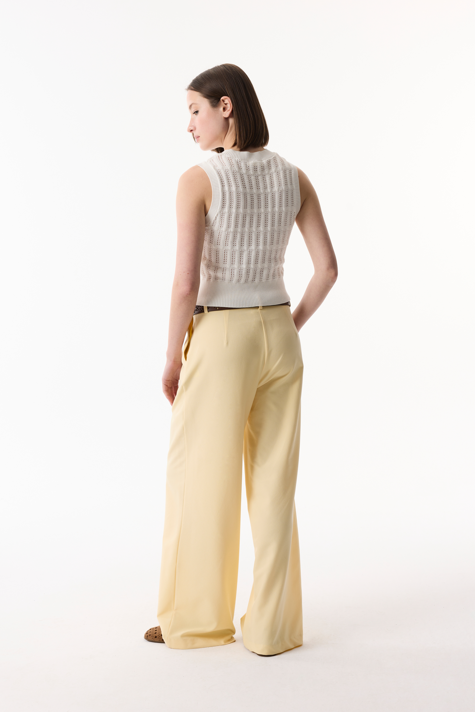 BİSİKLET YAKA KOLSUZ SÜVETER