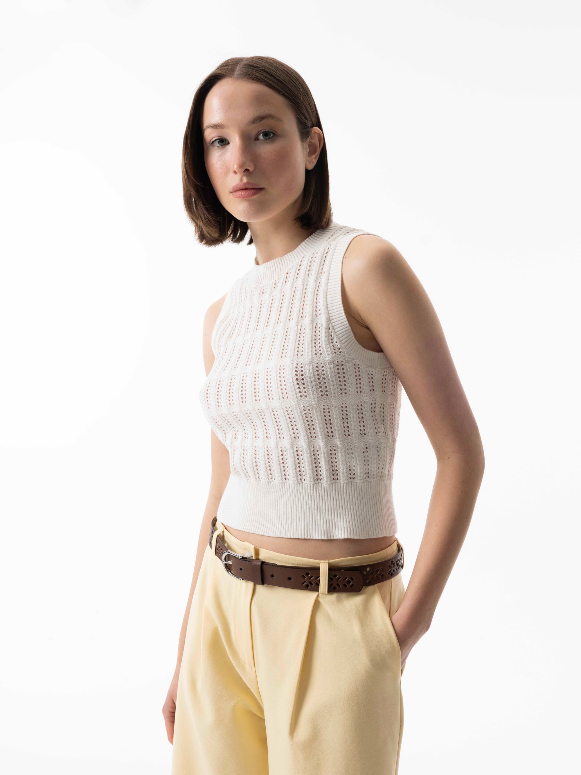 BİSİKLET YAKA KOLSUZ SÜVETER