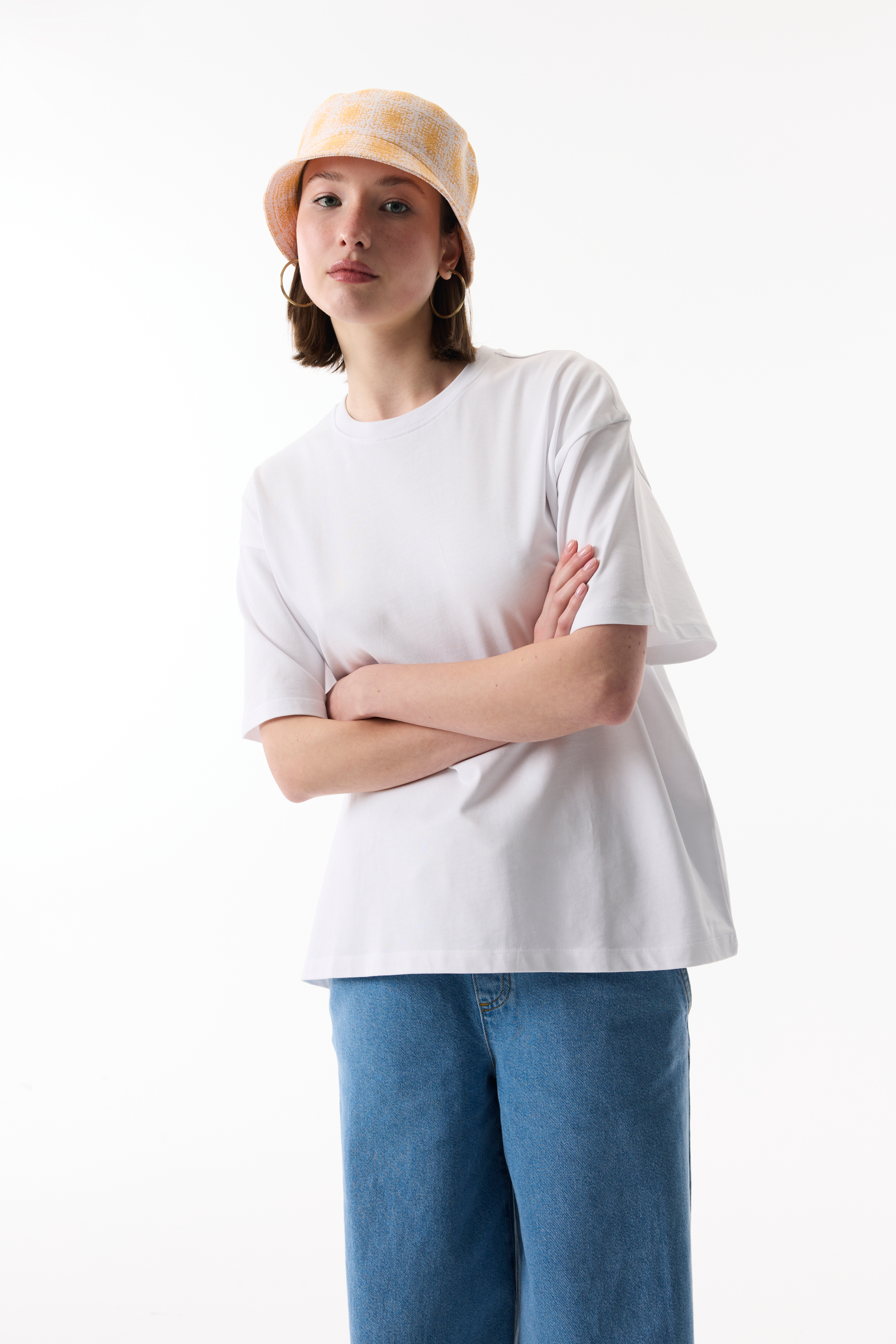 BİSİKLET YAKA OVERSIZE KISA KOLLU T-SHIRT