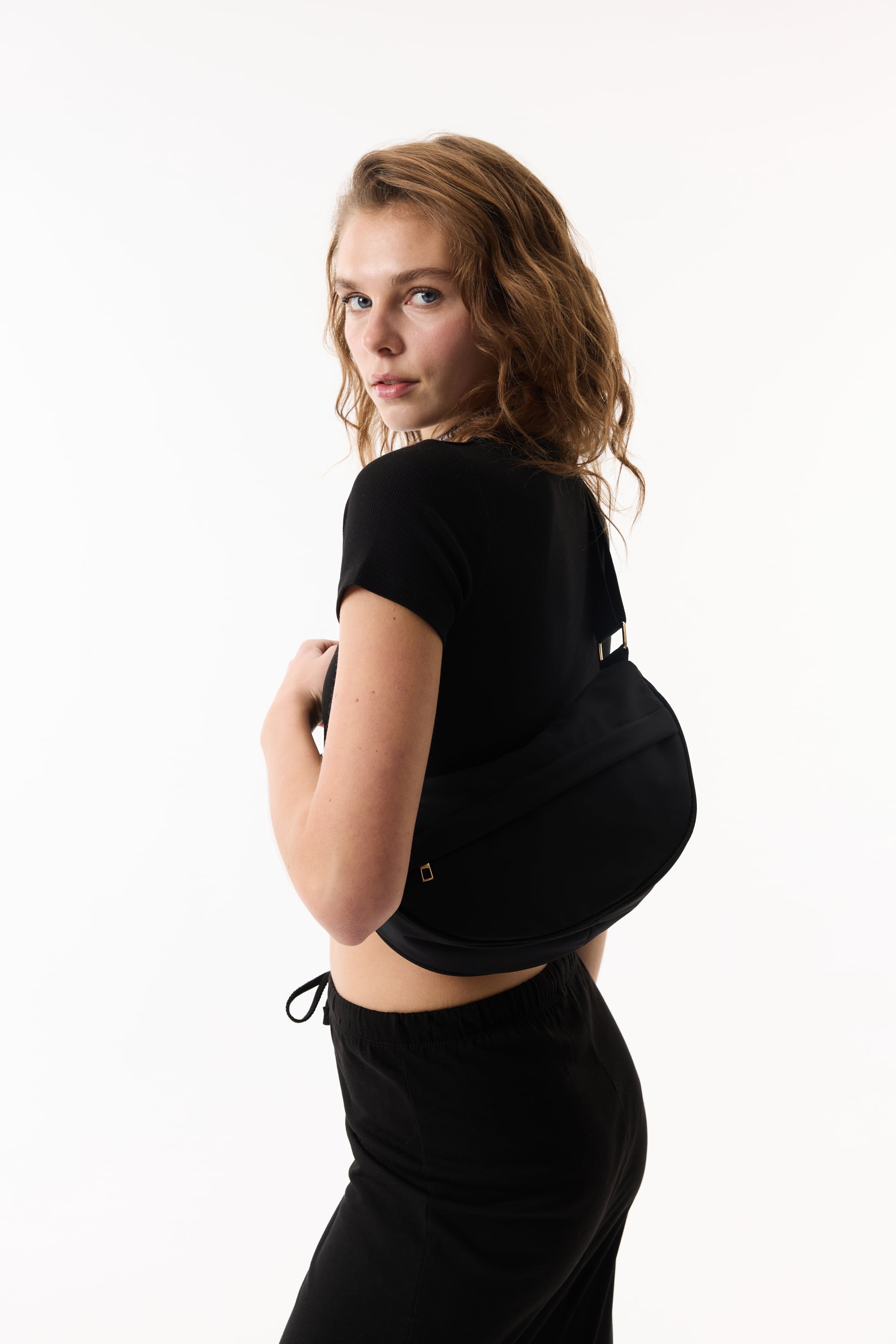 BİSİKLET YAKA CROP T-SHIRT