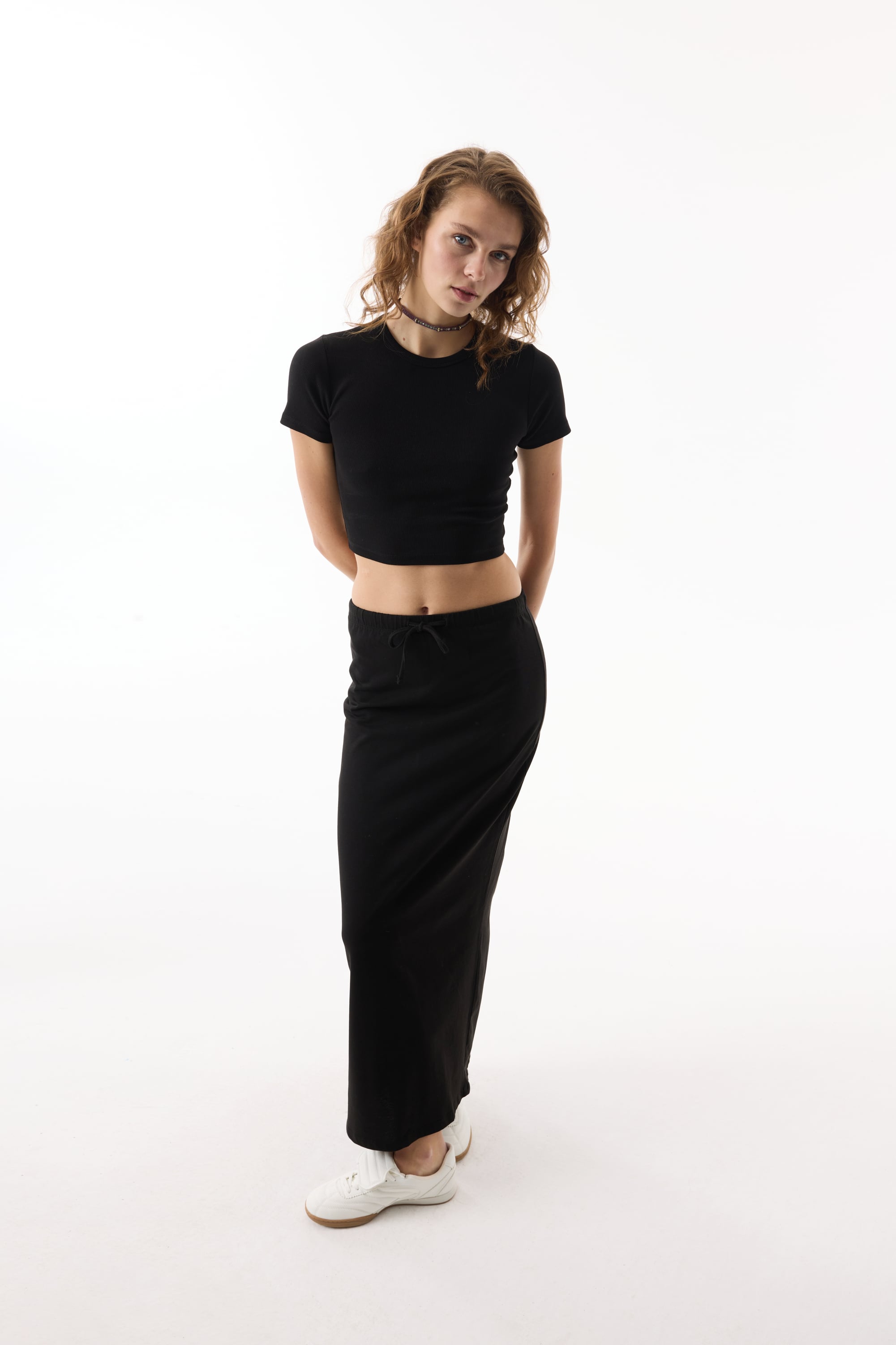 BİSİKLET YAKA CROP T-SHIRT