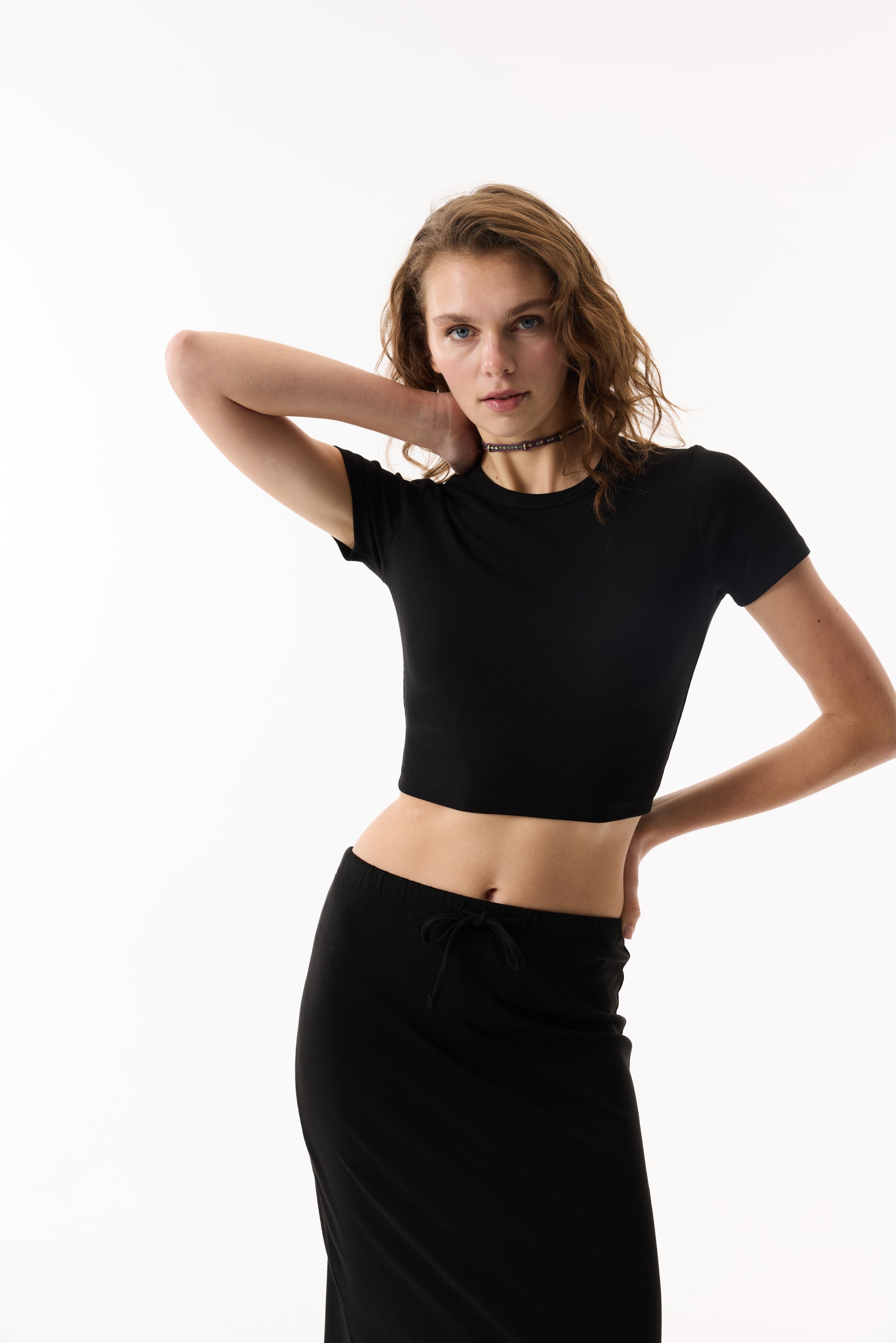 BİSİKLET YAKA CROP T-SHIRT