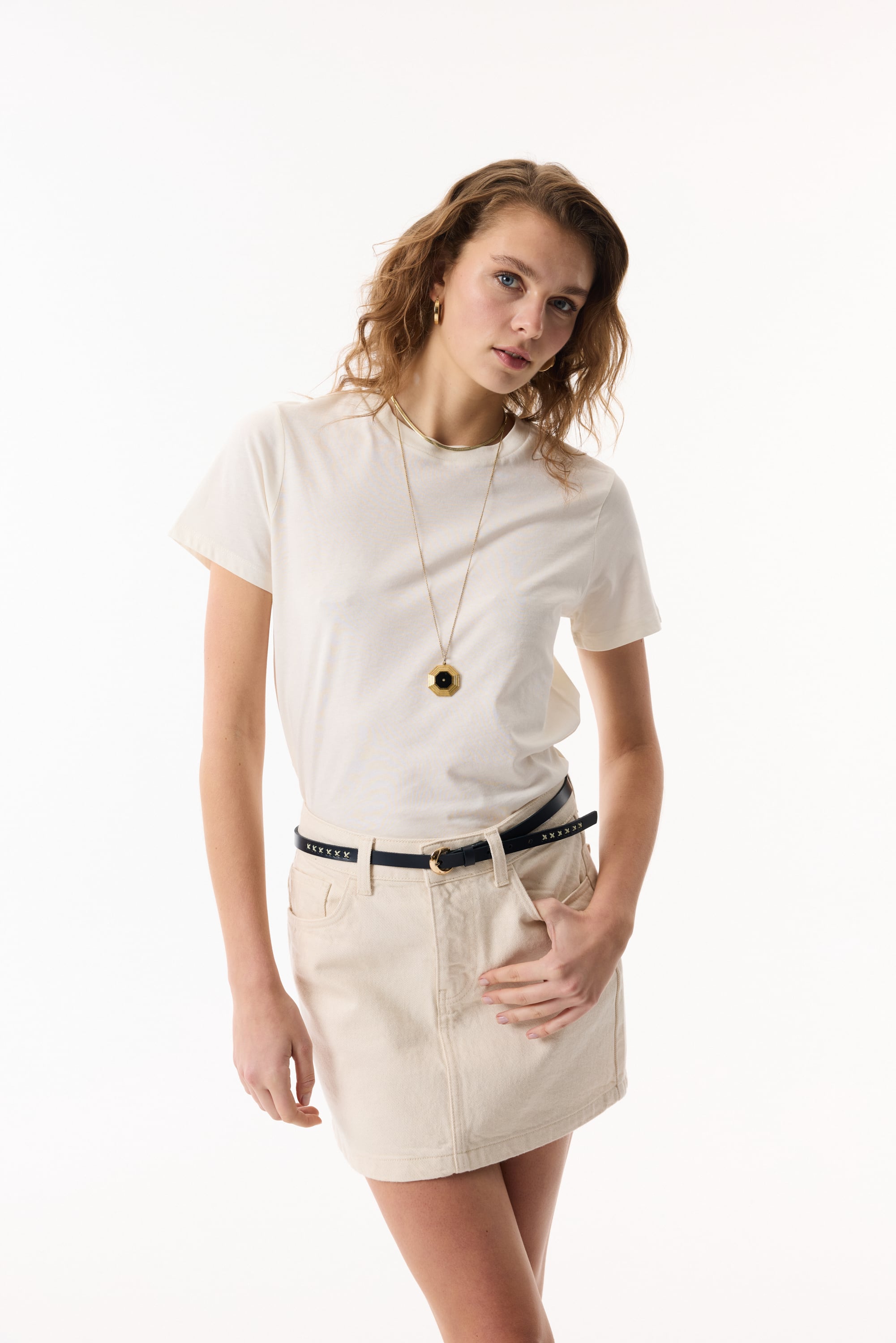 BİSİKLET YAKA KISA KOLLU T-SHIRT