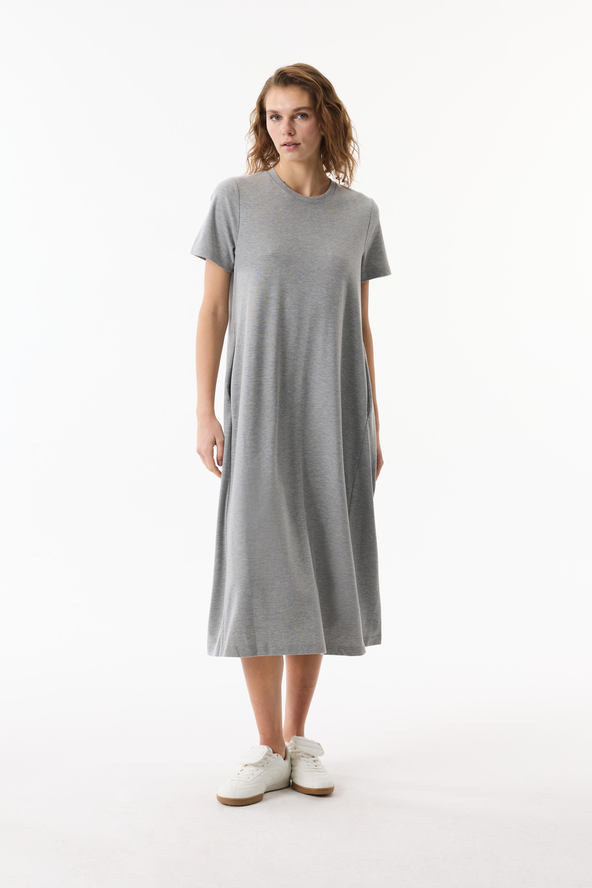 A KESİM KISA KOLLU MİDİ ELBİSE