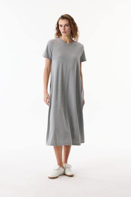  A KESİM KISA KOLLU MİDİ ELBİSE