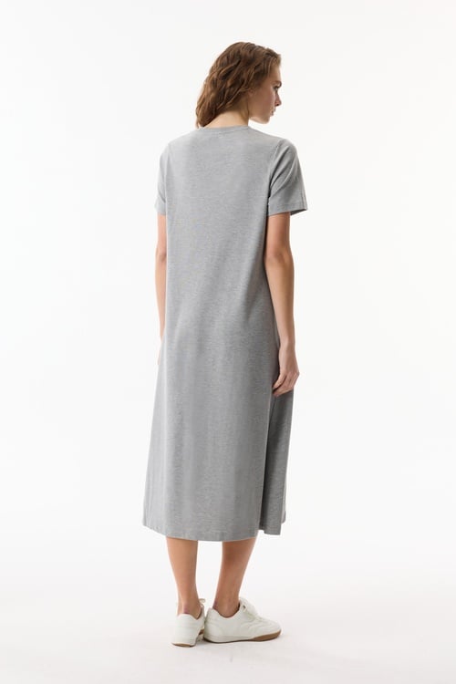  A KESİM KISA KOLLU MİDİ ELBİSE