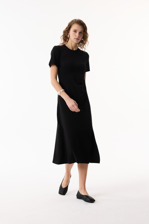  BÜZGÜLÜ YIRTMAÇLI UZUN ELBİSE