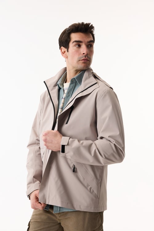  KAPÜŞONLU ÇOK CEPLİ YAĞMURLUK