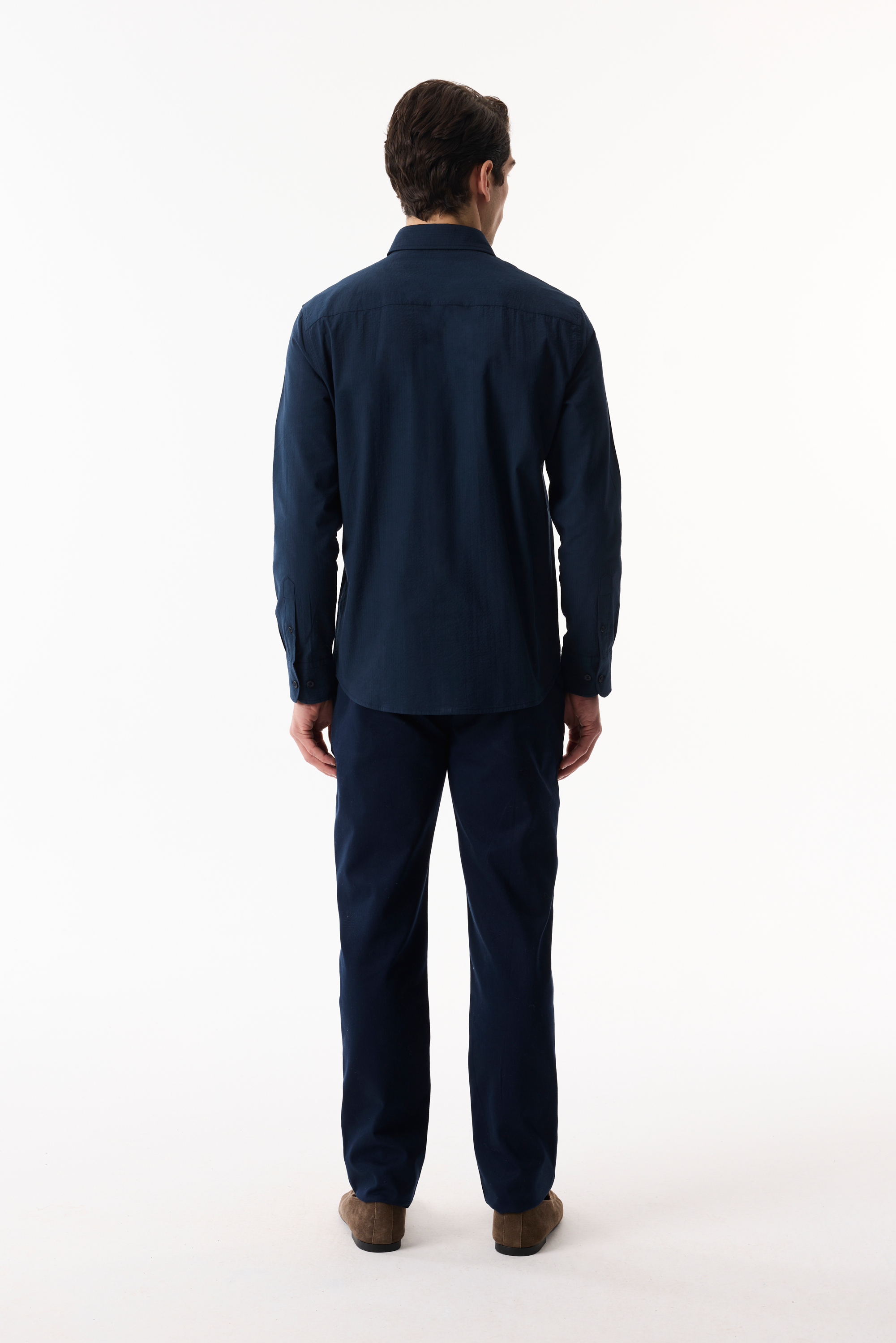 REGULAR FIT DOKULU UZUN KOLLU GÖMLEK