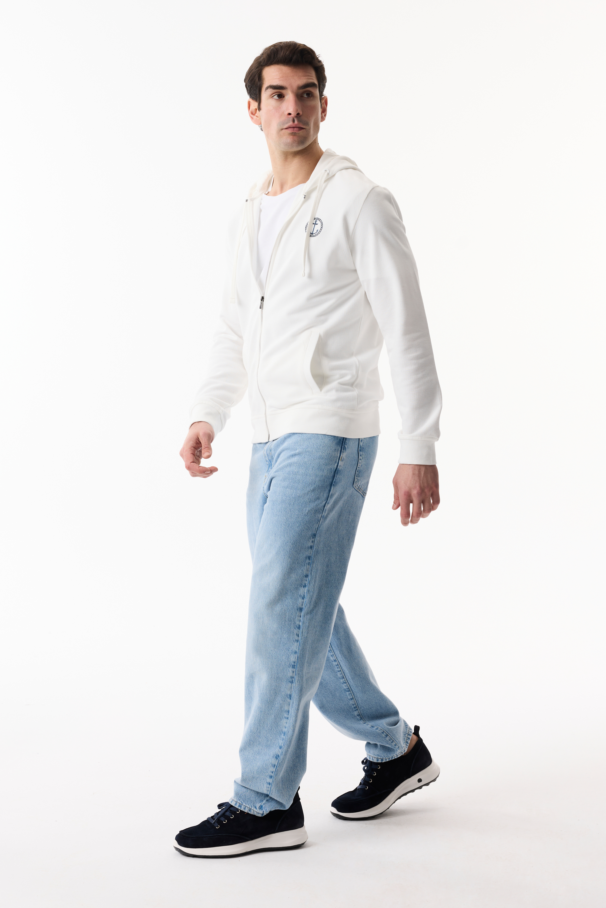 NAKIŞLI KAPÜŞONLU FERMUARLI SWEATSHIRT