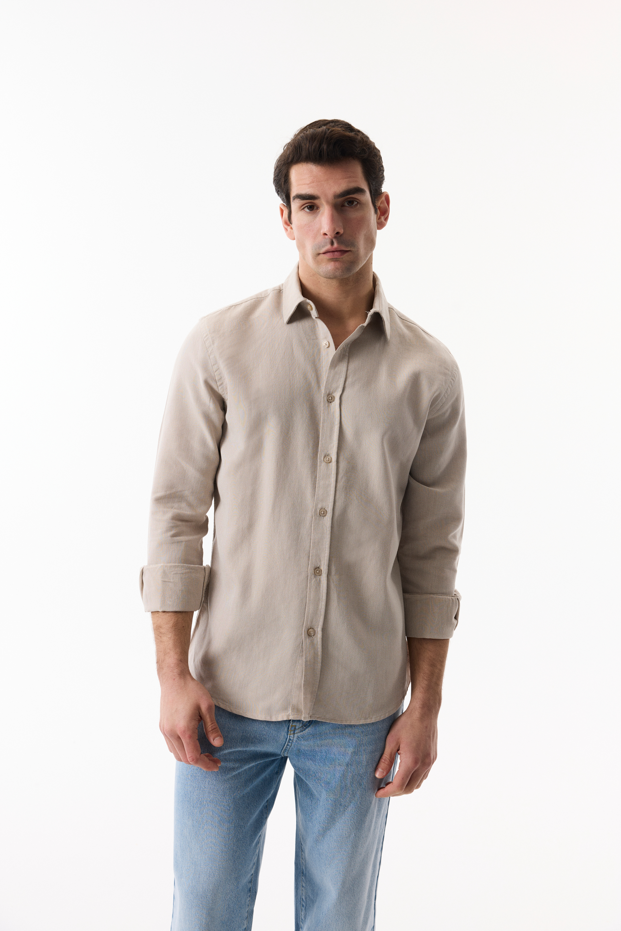 REGULAR FIT DOKULU UZUN KOLLU GÖMLEK