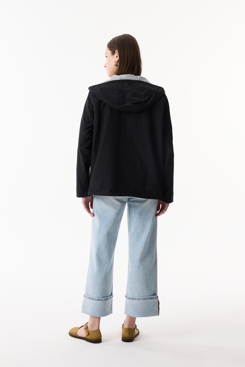  KAPÜŞONLU KISA YAĞMURLUK