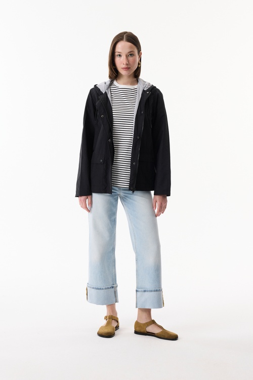  KAPÜŞONLU KISA YAĞMURLUK