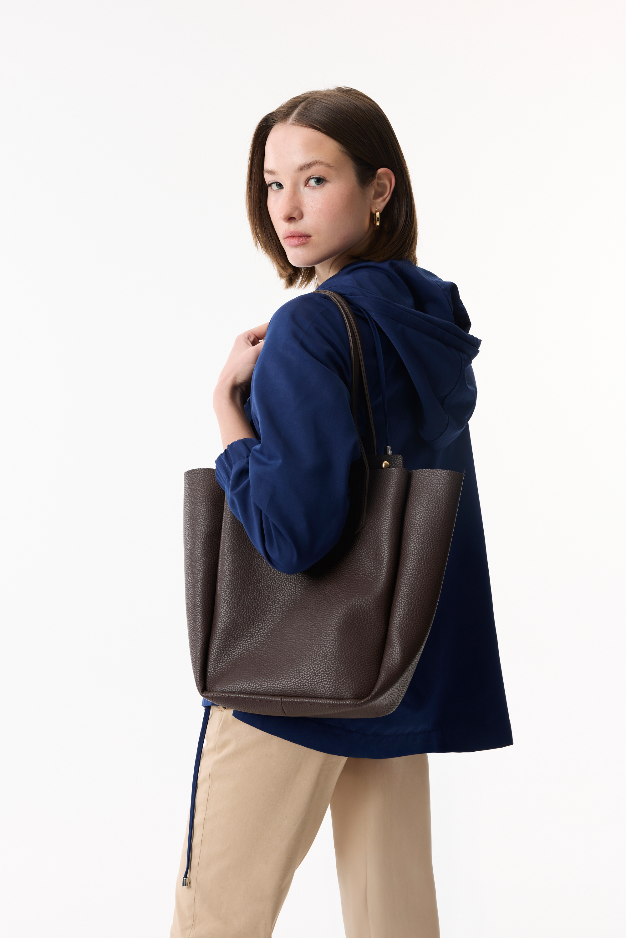 KAPÜŞONLU KISA PARKA