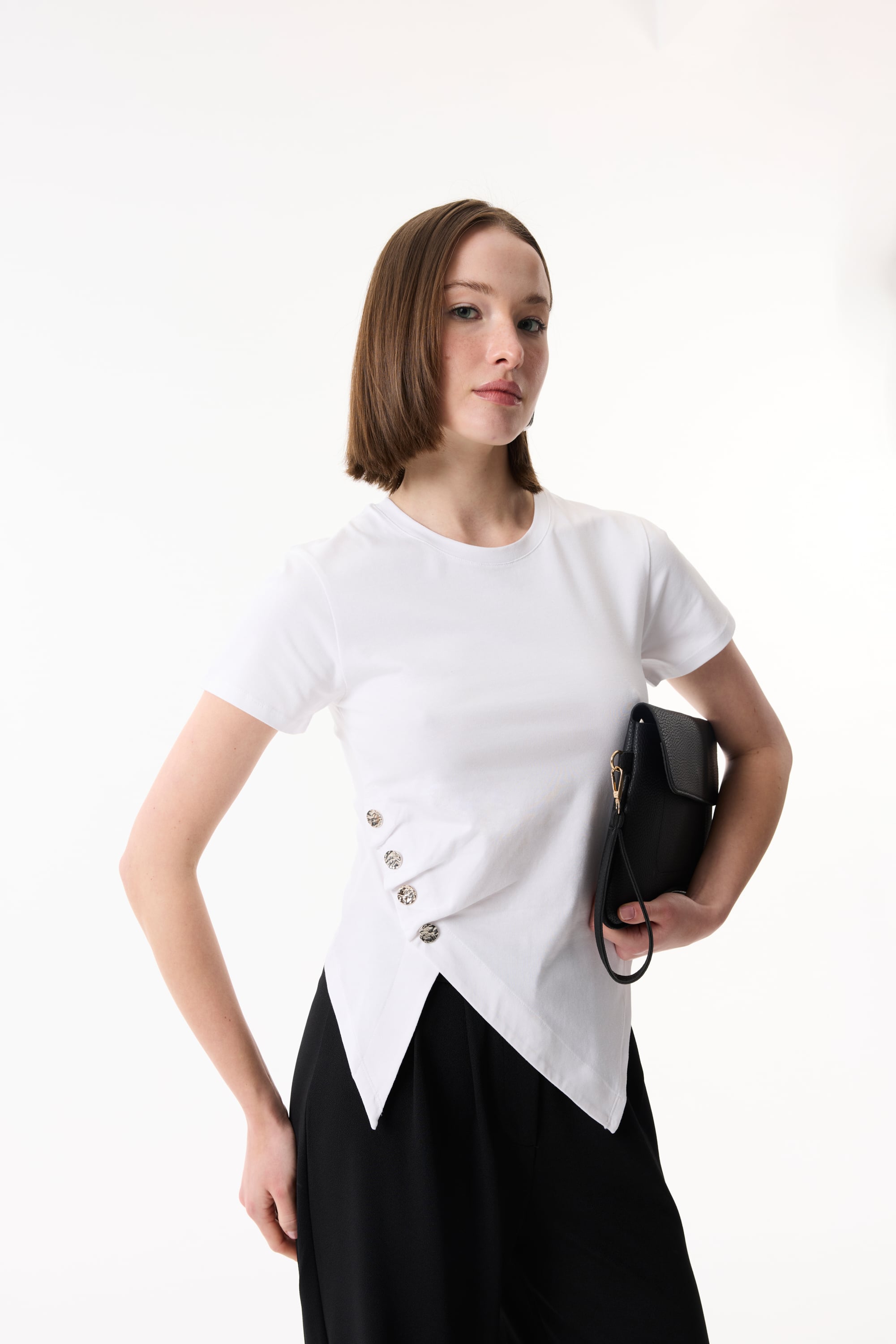 DÜĞMELİ KRUVAZE GÖRÜNÜMLÜ KISA KOLLU BLUZ